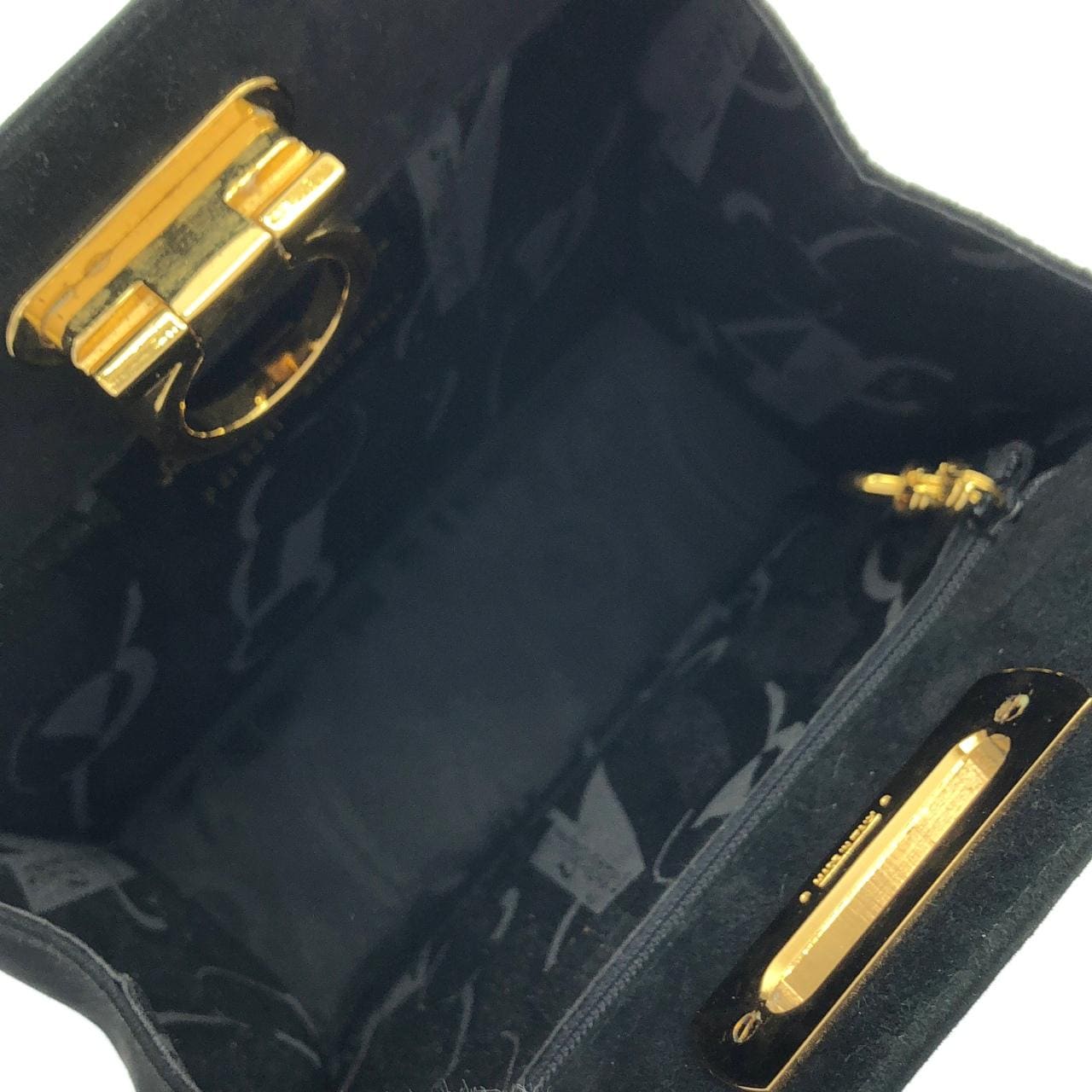 【ヴィンテージ】サルヴァトーレフェラガモ 21 5241 ショルダーバッグ