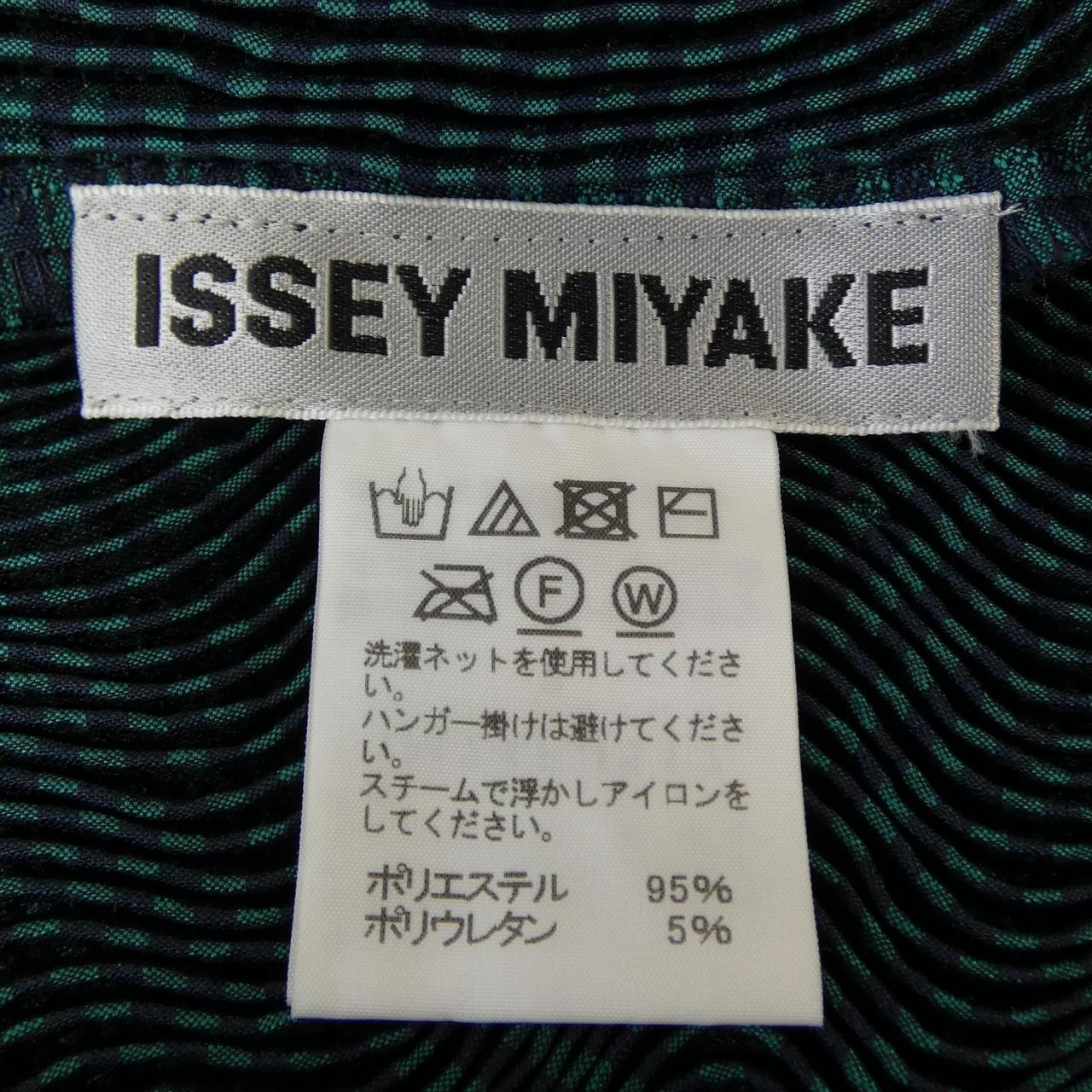 イッセイミヤケ ISSEY MIYAKE IM74FJ517 トップス