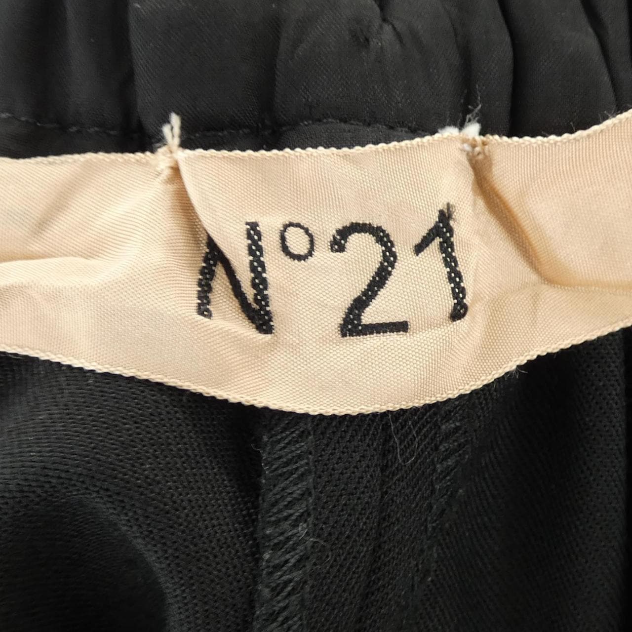 ヌメロヴェントゥーノ N°21 B0113047 パンツ