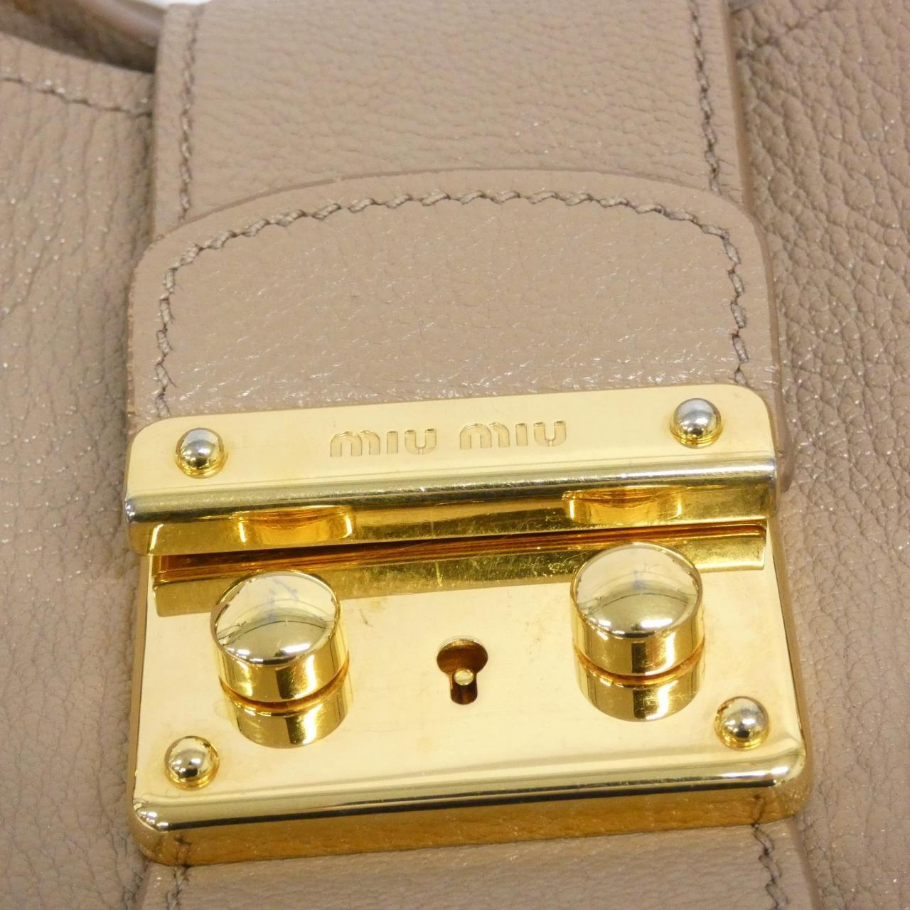 ミュウミュウ RCN886 ショルダーバッグ