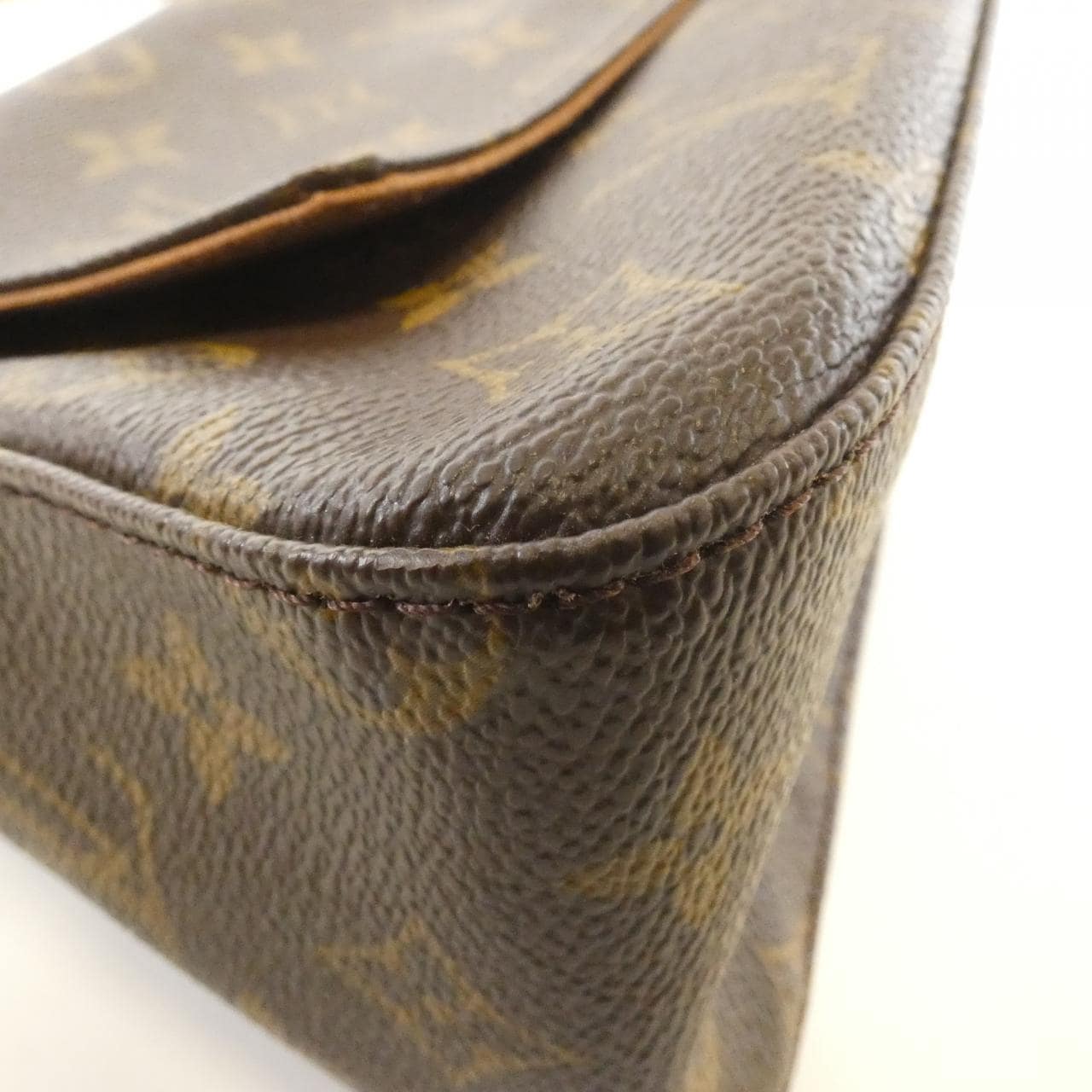 LOUIS VUITTON Monogram迷你 Loop M51147 單肩包