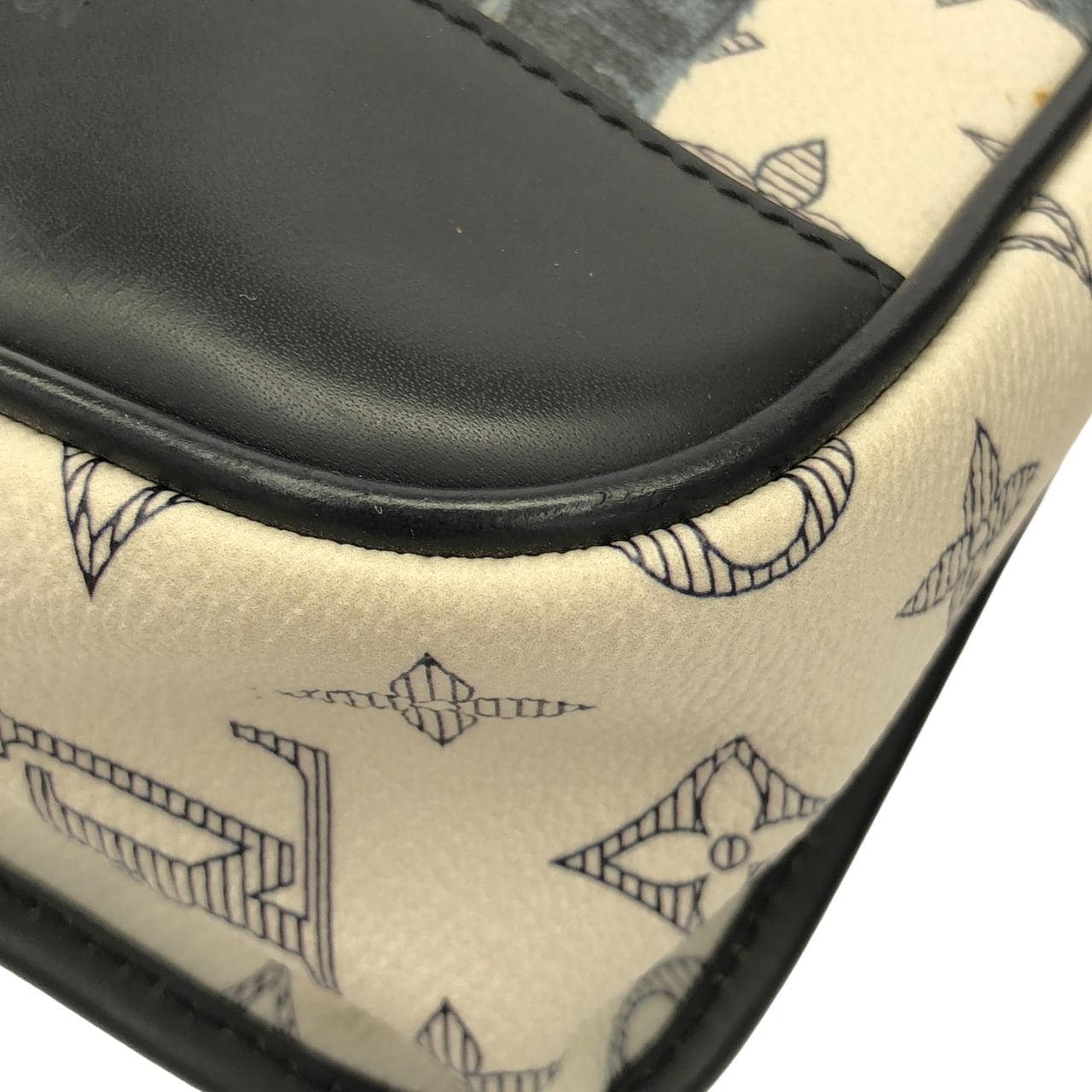 ルイヴィトン モノグラム サバンナ(チャップマン) メッセンジャーBB M54247 ショルダーバッグ