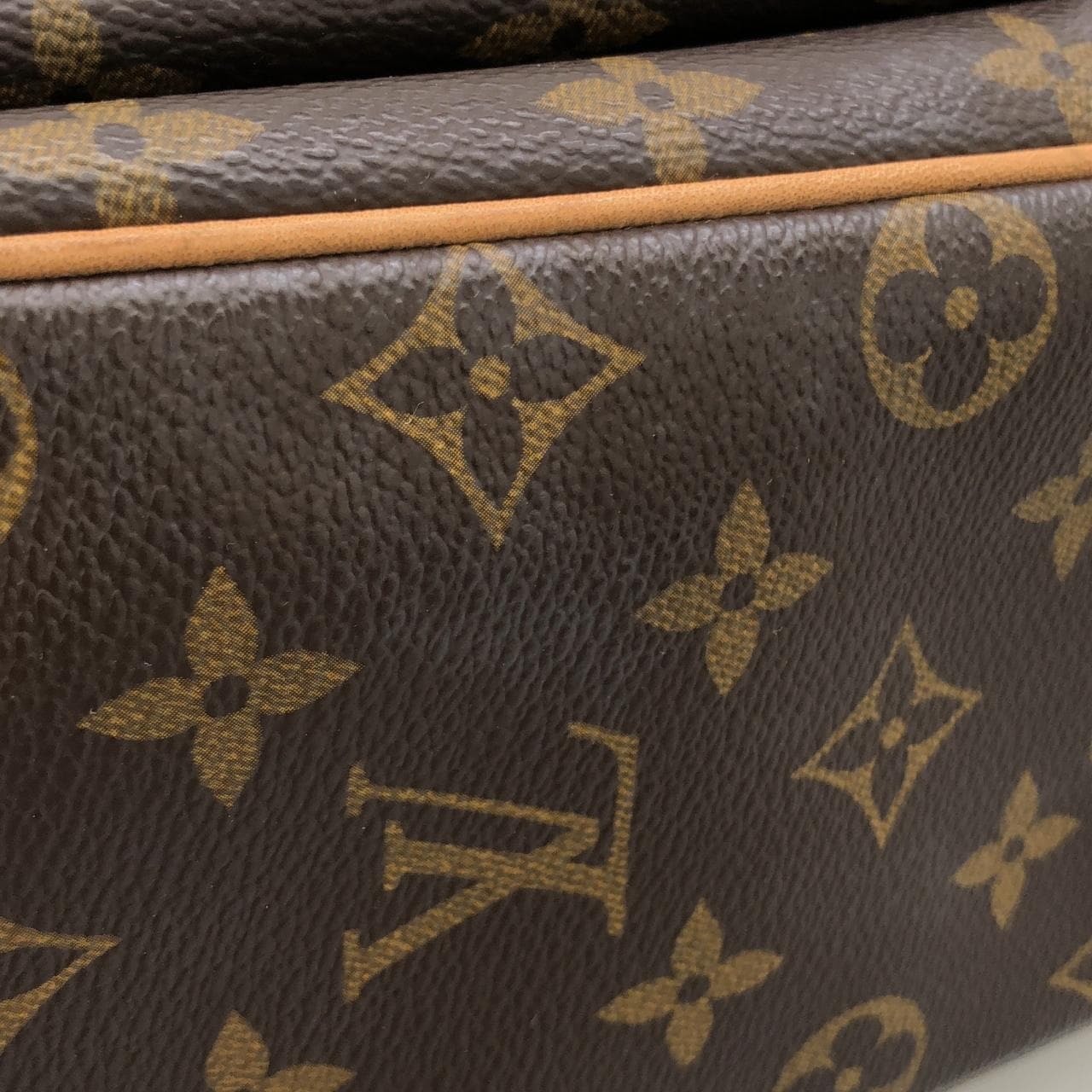 ルイヴィトン モノグラム ヴィバ シテ GM M51163 ショルダーバッグ