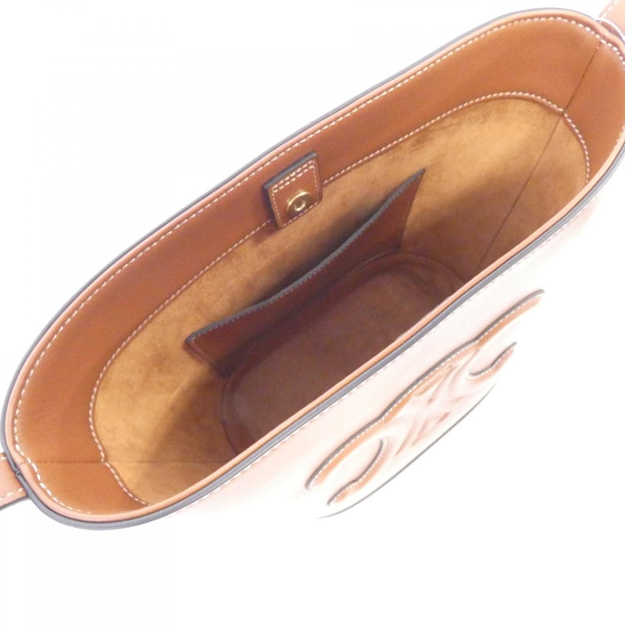 【新品】セリーヌ スモール バケット キュイル トリオンフ 113783DU3 ショルダーバッグ