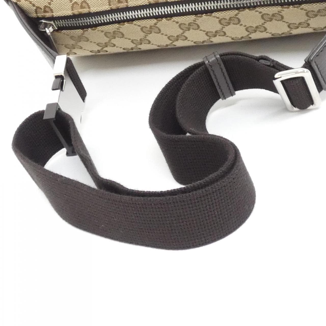 Gucci 630915 KY9KN腰包