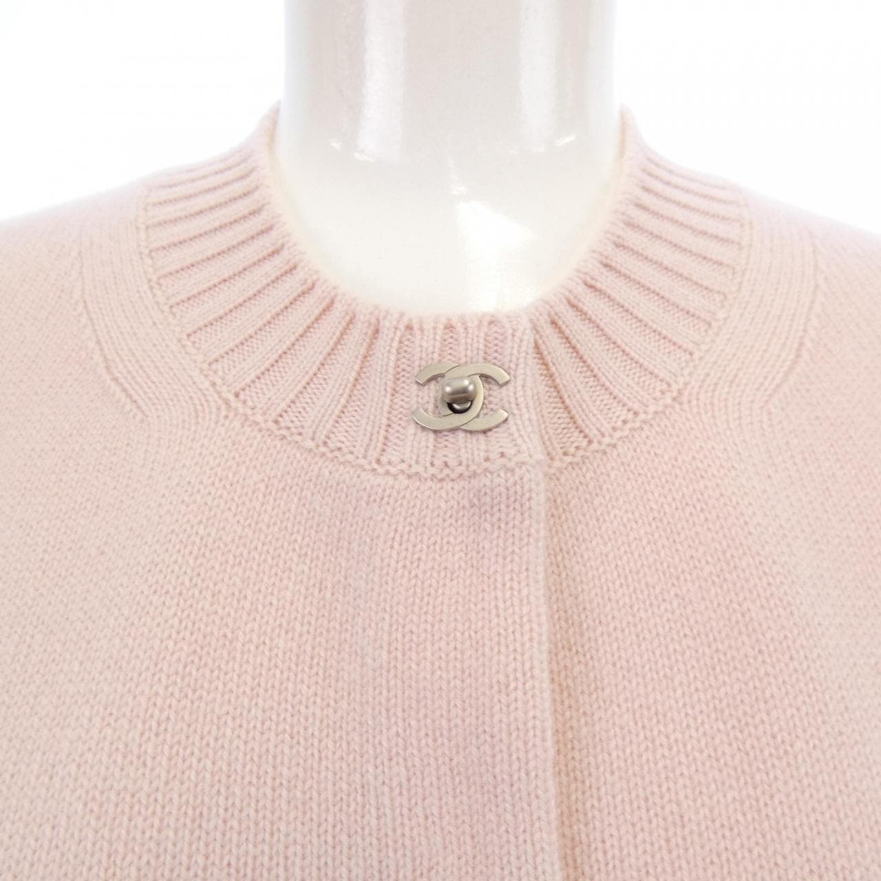 シャネル CHANEL ターンロック P52488K06736 カーディガン