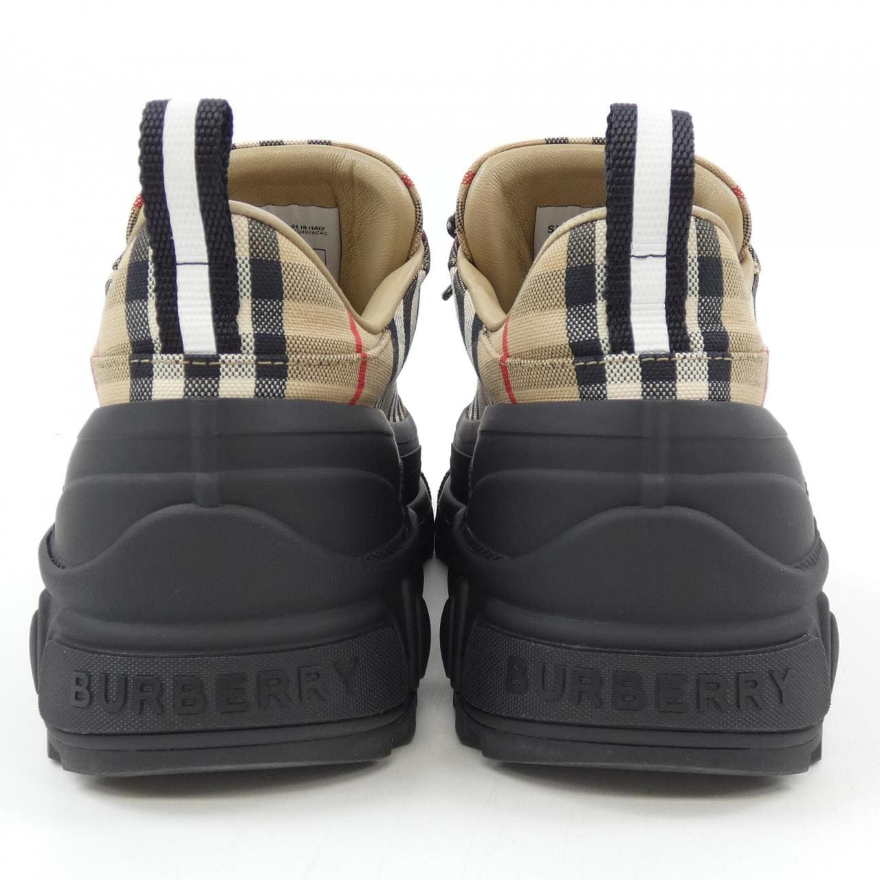 バーバリー BURBERRY ITLEOSHO74CAS スニーカー