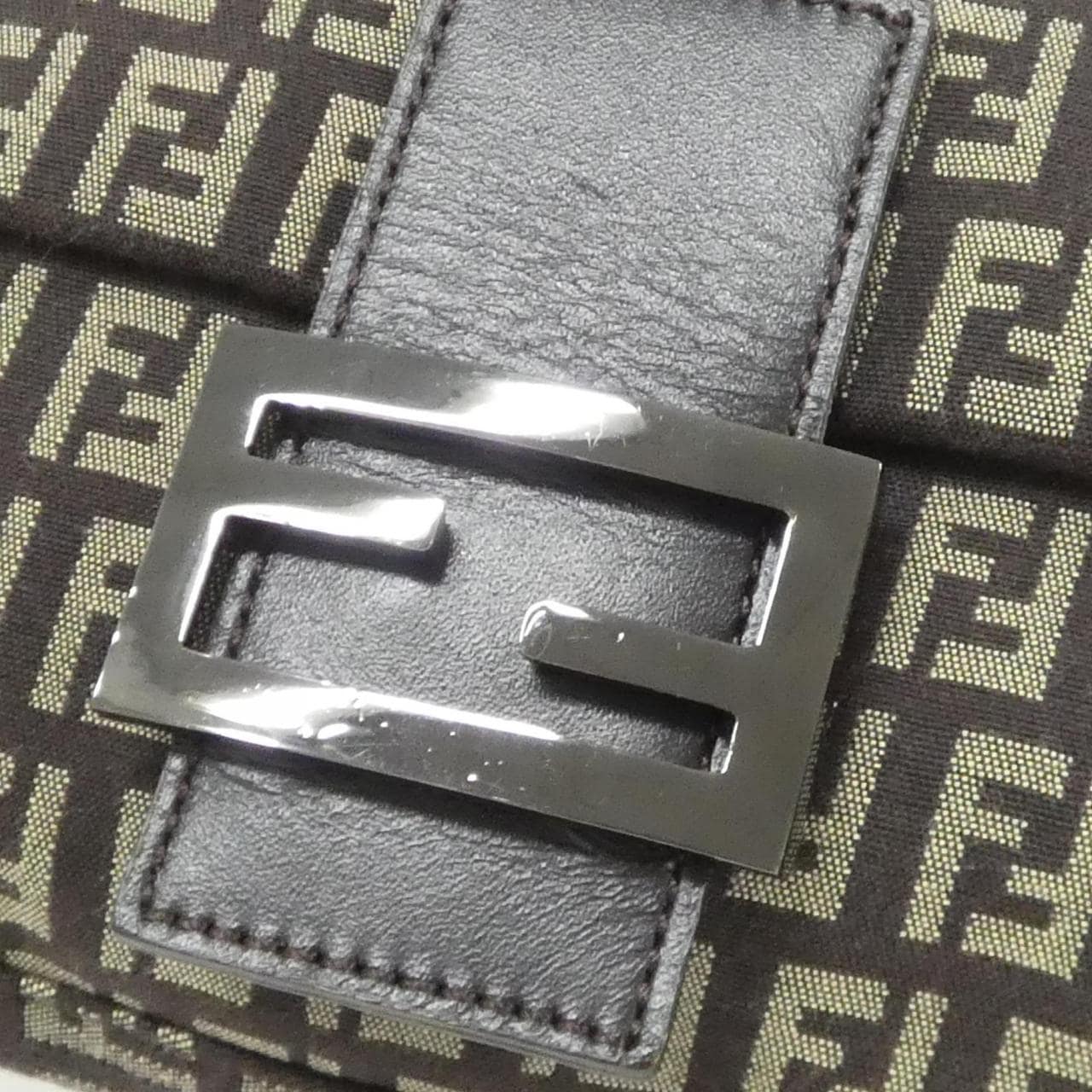 vintage FENDI Baguette 8BR000 JQ4 Shoulder Bag