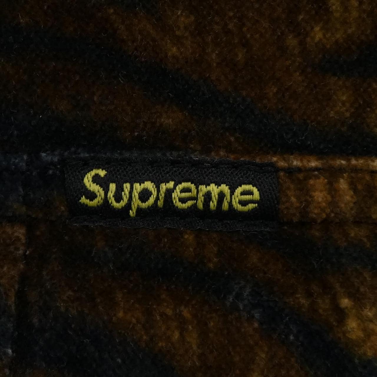 シュプリーム SUPREME Quilted Lined Hooded Velv シャツ
