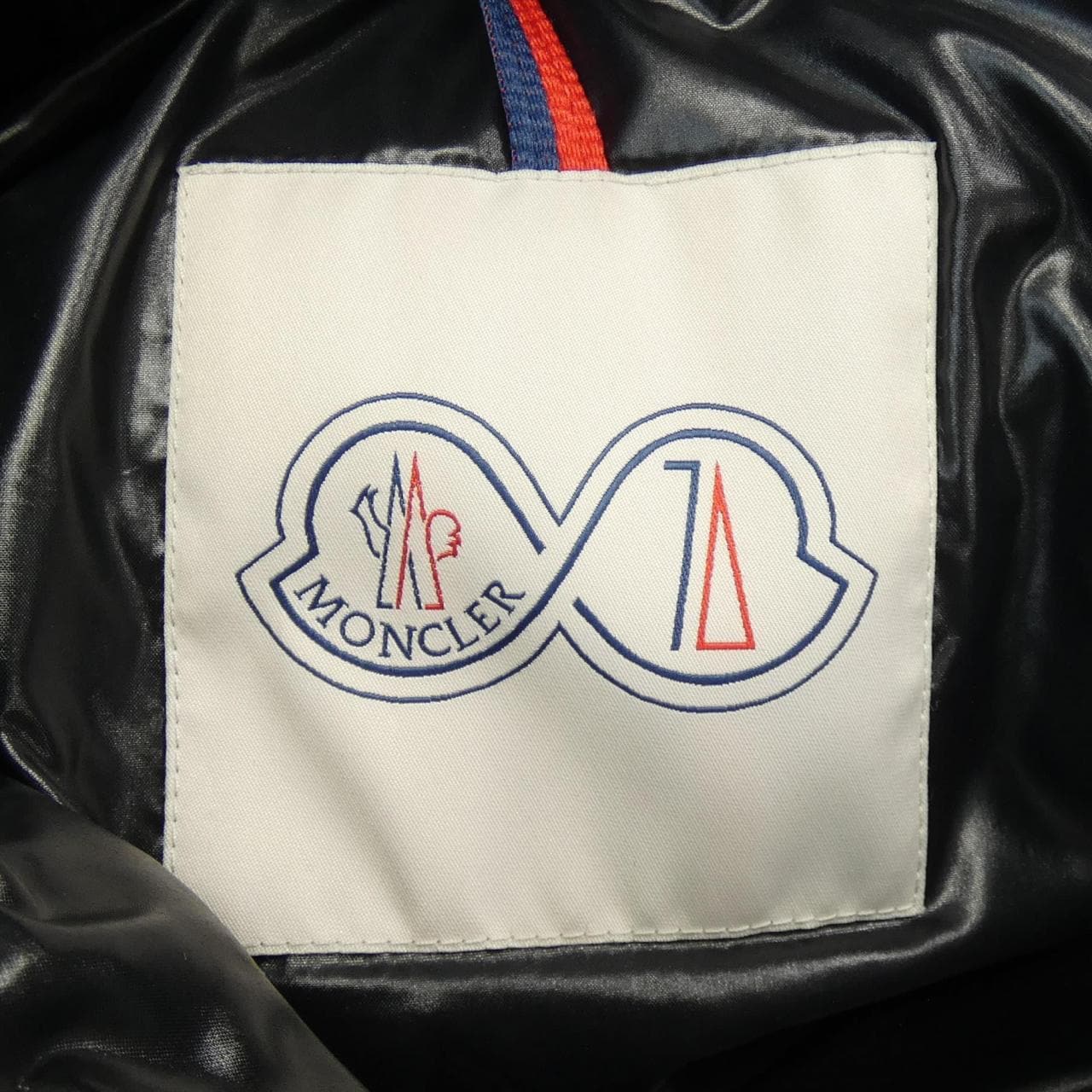 モンクレール MONCLER ダウンジャケット