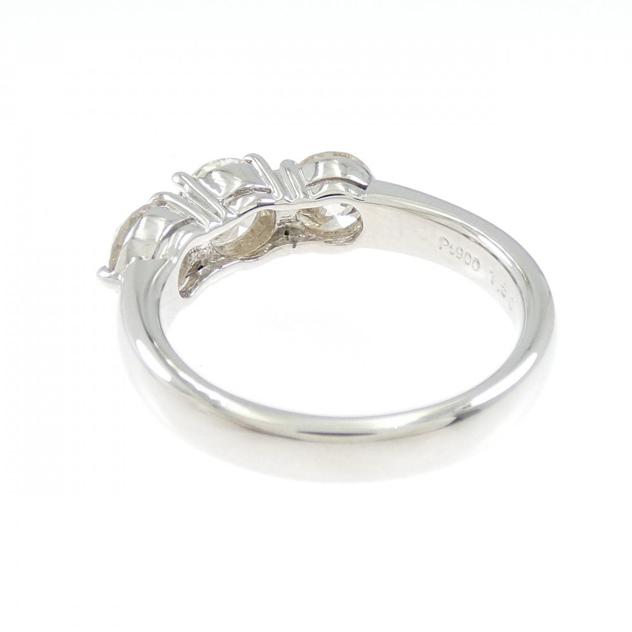 PT900 スリーストーン ダイヤモンド リング 1.50CT
