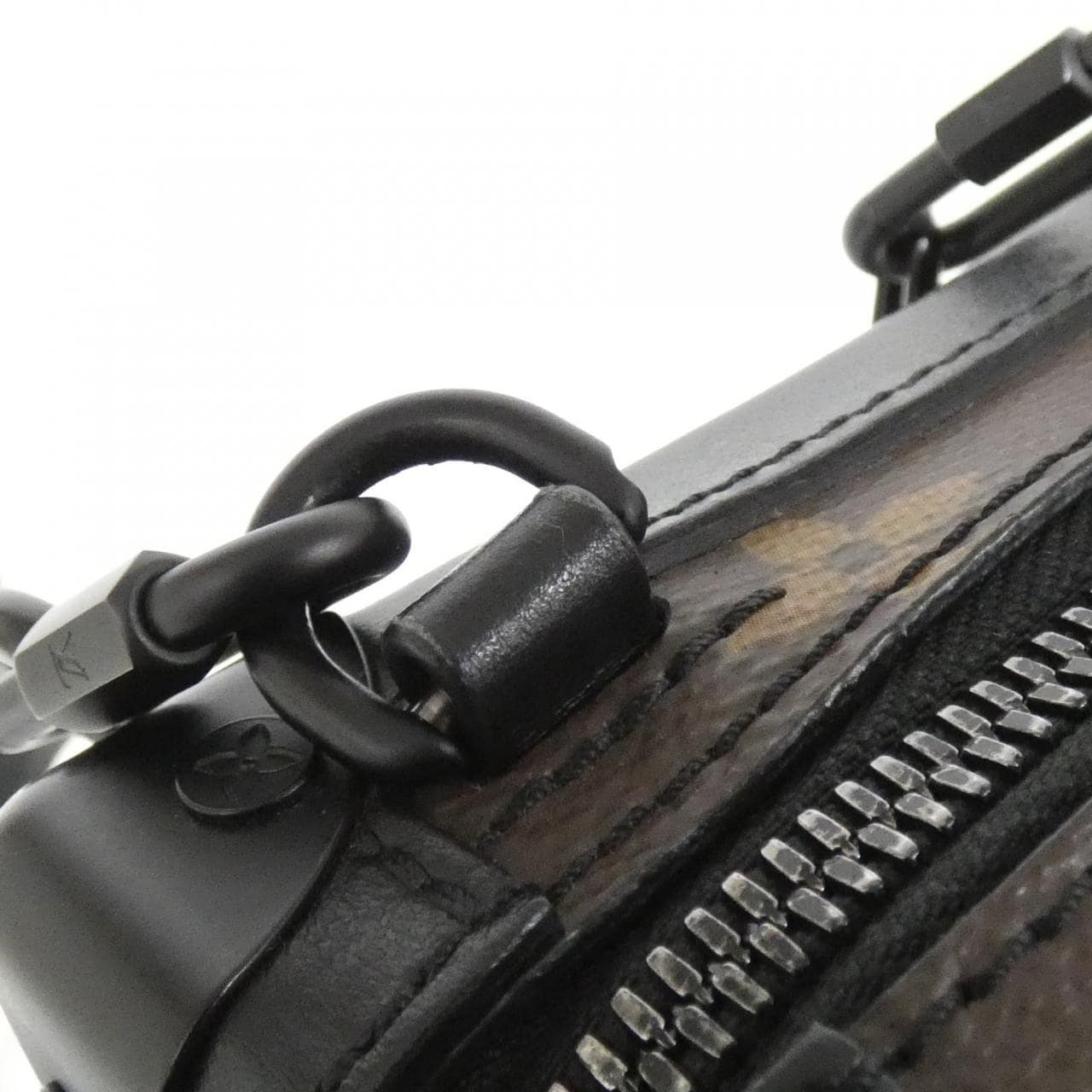 ルイヴィトン モノグラム タフタージュ ヴァーティカル ソフトトランク M45044 ショルダーバッグ