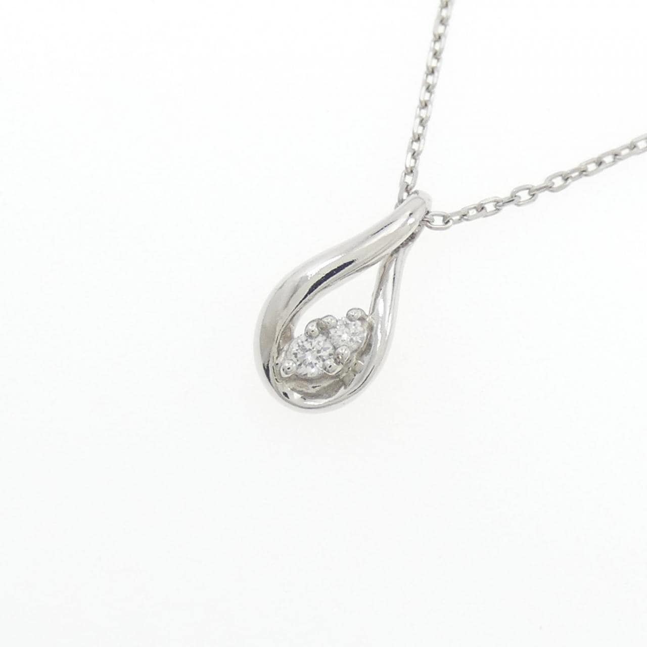 4゜C Diamond necklace