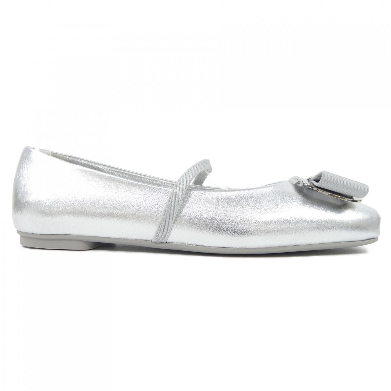 フェラガモ FERRAGAMO フラットシューズ