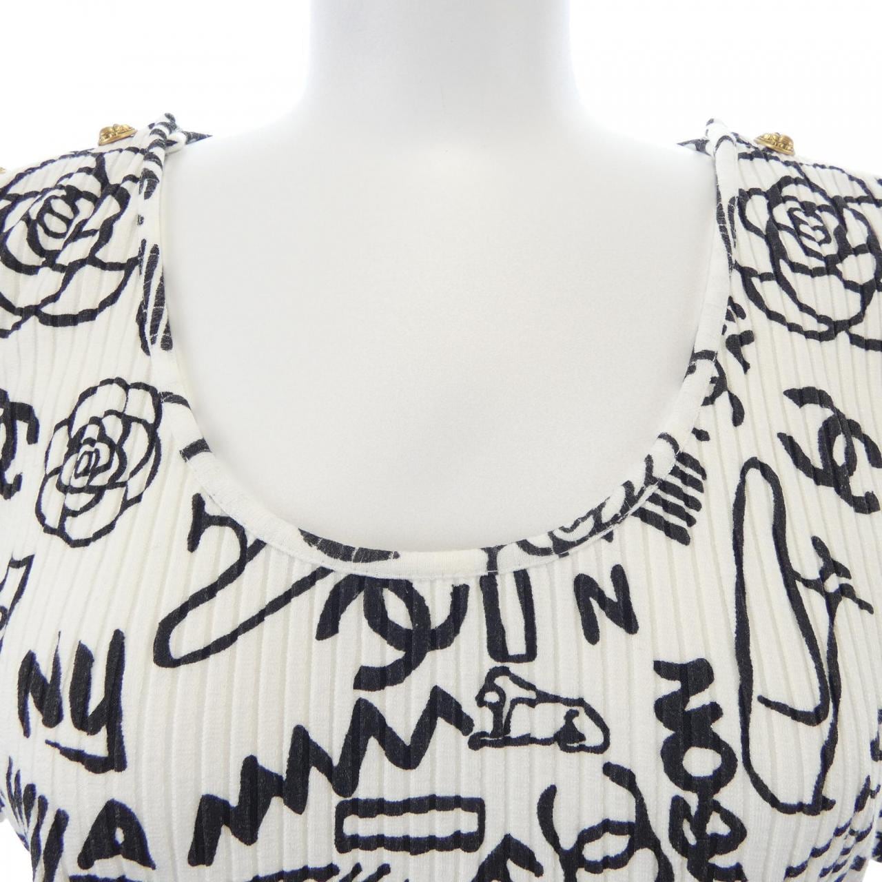 シャネル CHANEL P61888V47215 19A Tシャツ