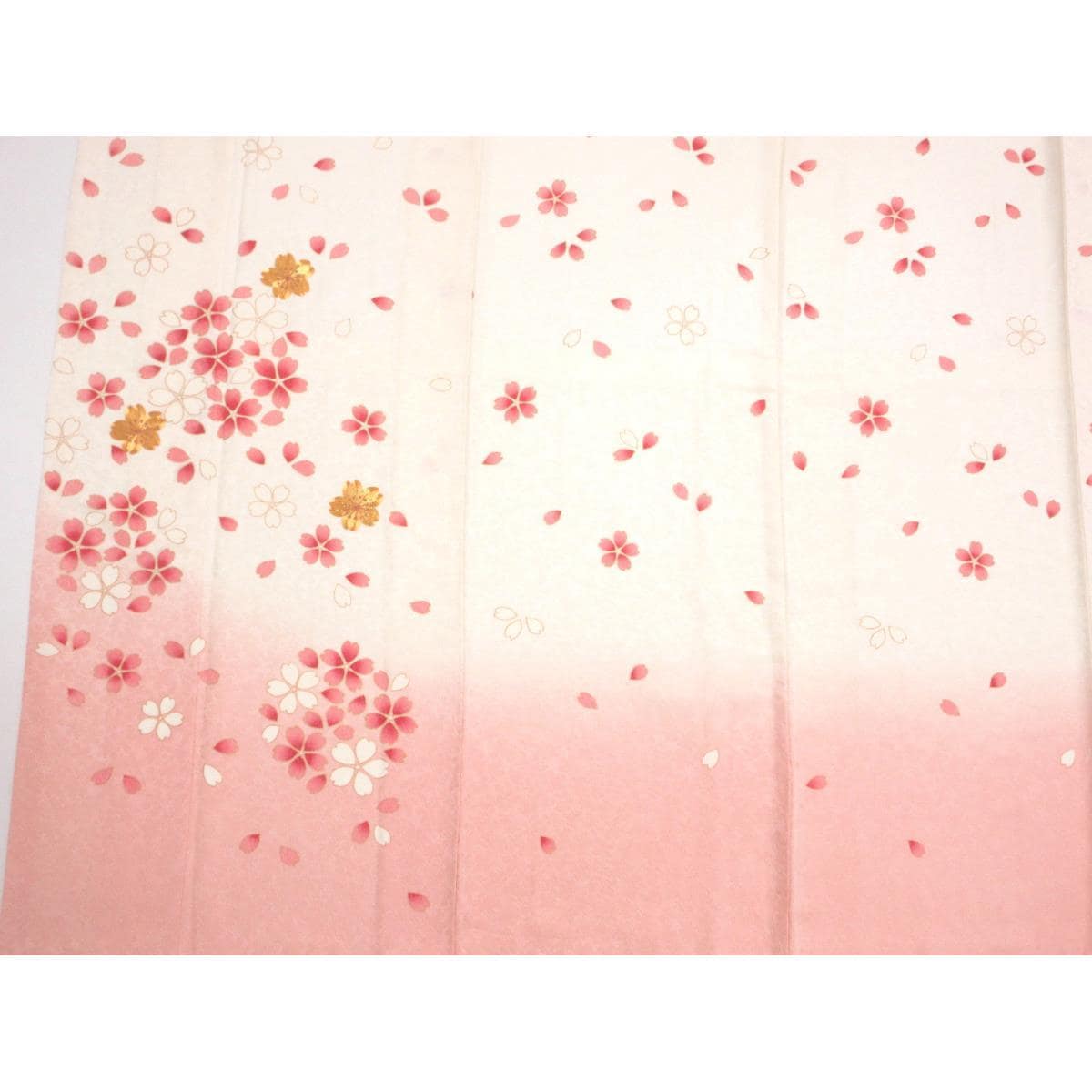 振袖　友禅金彩加工　刺繍入り