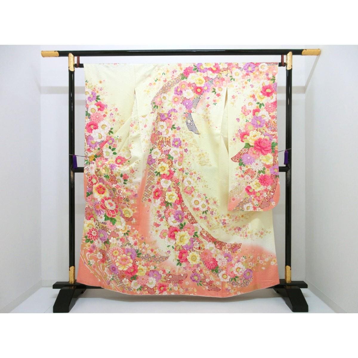 振袖　友禅金彩加工　刺繍入りボカシ染
