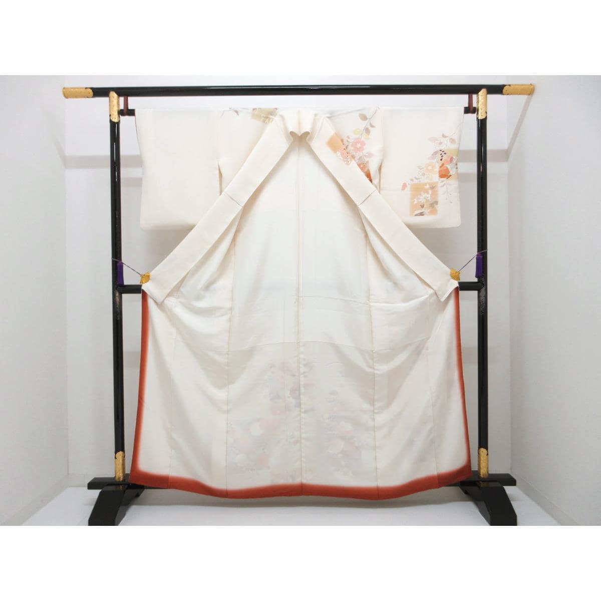 訪問着　友禅金彩加工　刺繍入り