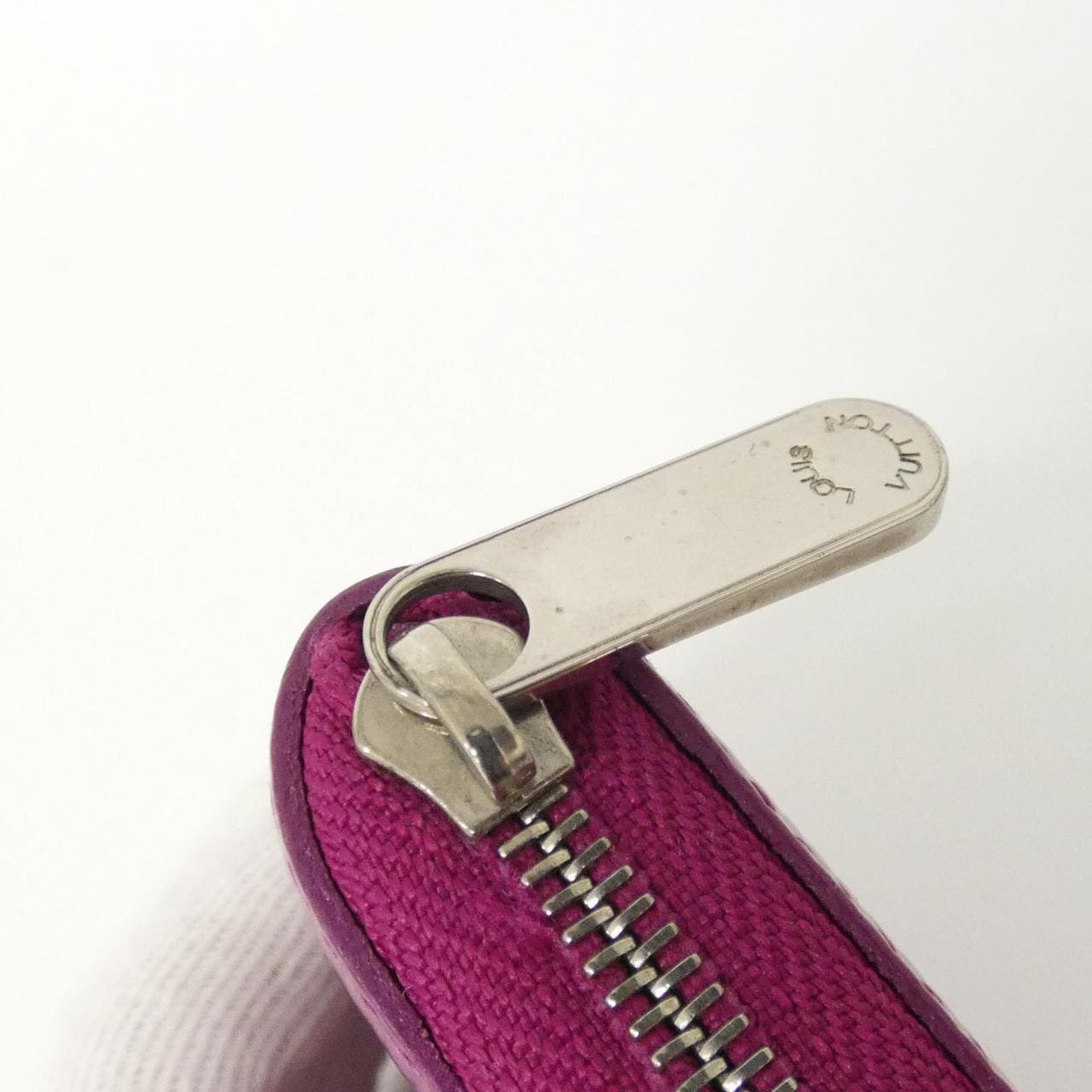 ルイヴィトン エピ ジッピー コインパース M6015L コインケース