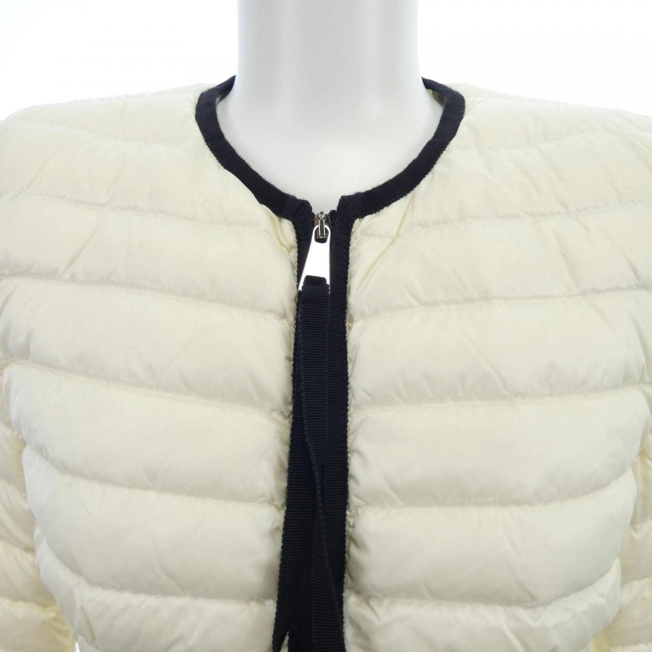 モンクレール MONCLER ダウンジャケット