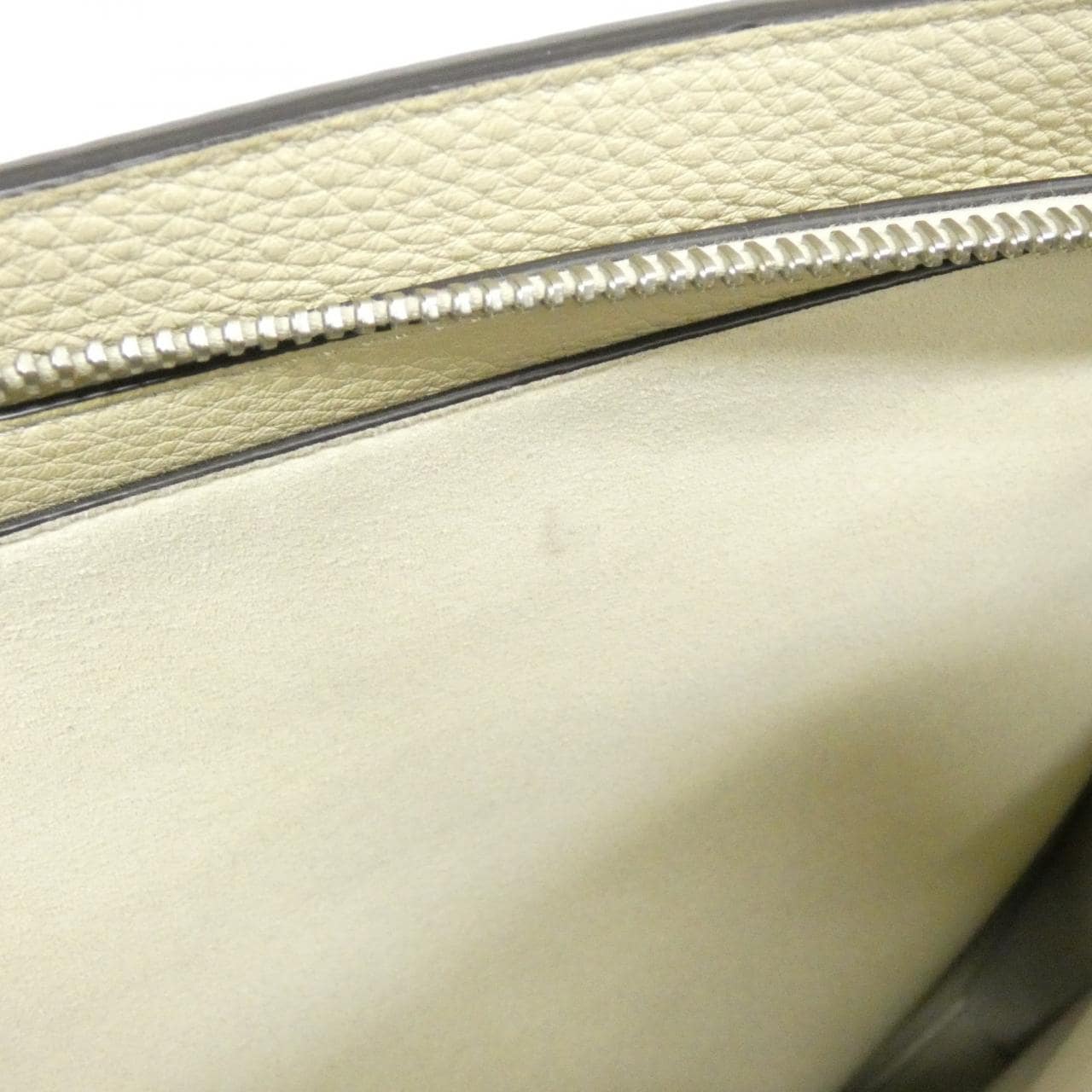 フェンディ SELLERIA ピーカブー アイ シー ユー ミディアム 7VA529 AZ4Q バッグ