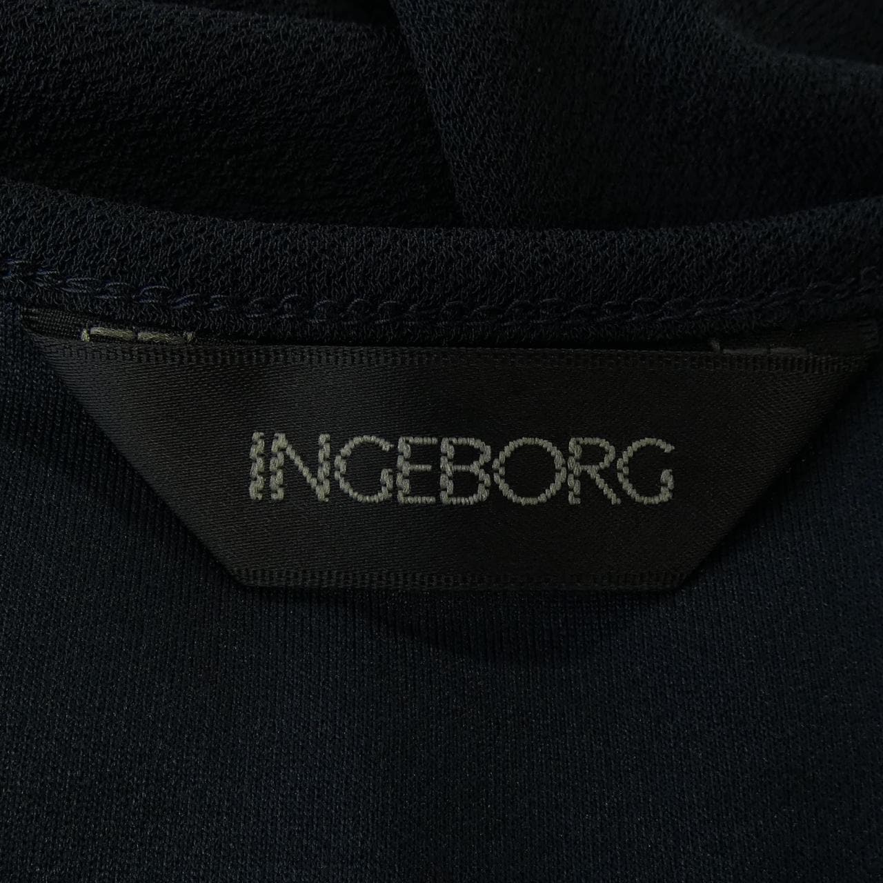 インゲボルグ INGEBORG トップス