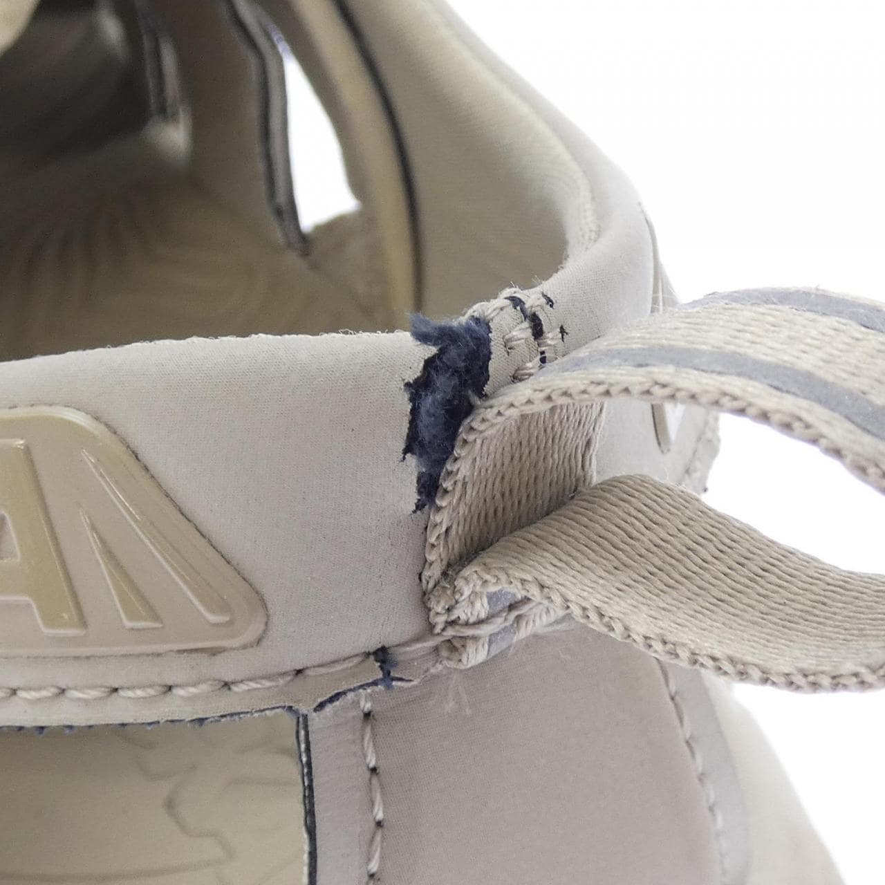 ホカオネオネ HOKA ONE ONE シューズ