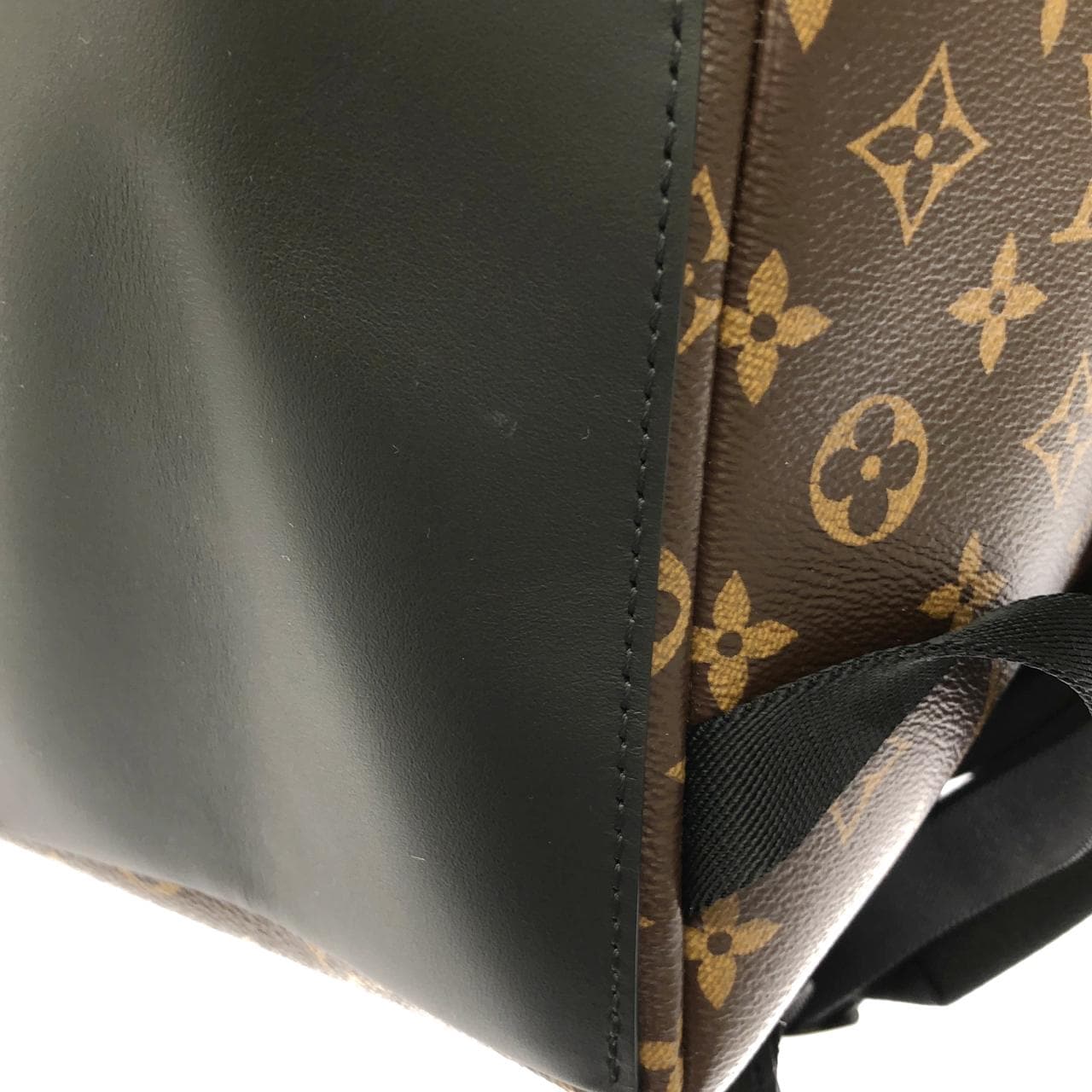 ルイヴィトン モノグラム マカサー ディスカバリー バックパック M46684 リュックサック