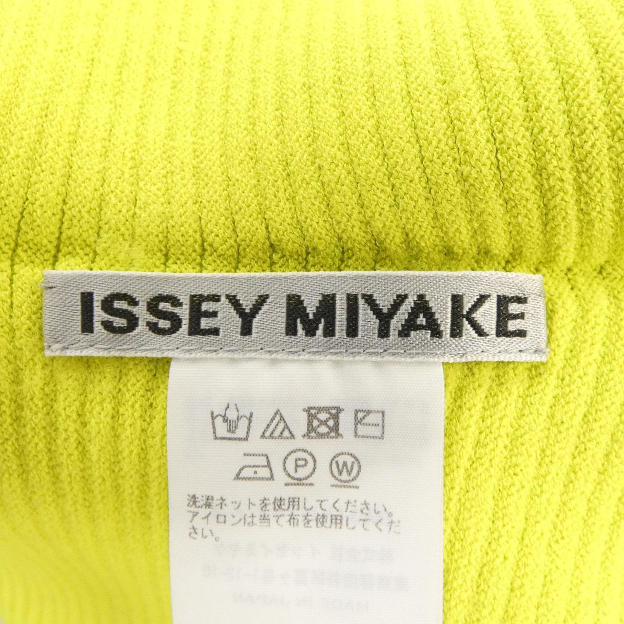 イッセイミヤケ ISSEY MIYAKE IM31KN767 トップス