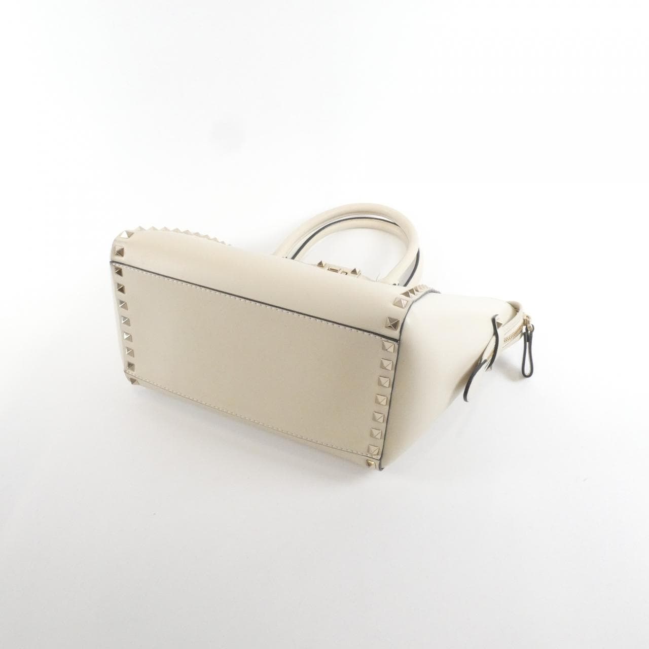 ヴァレンティノガラヴァーニ バッグ