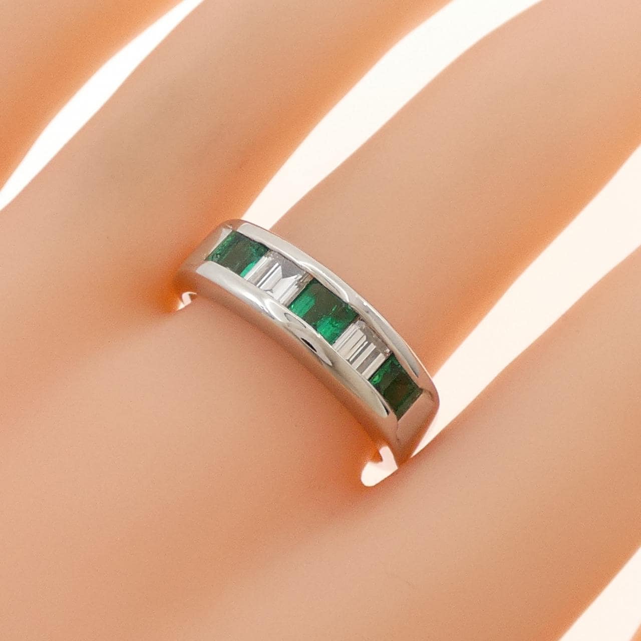 PT900 エメラルド リング 0.994CT
