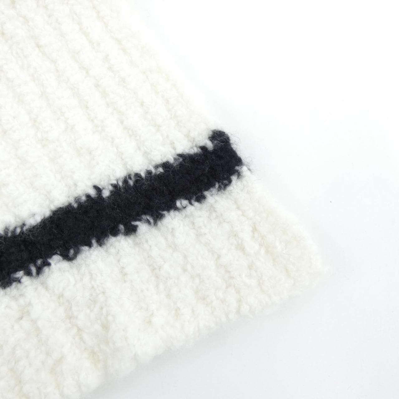 CHANEL MUFFLER