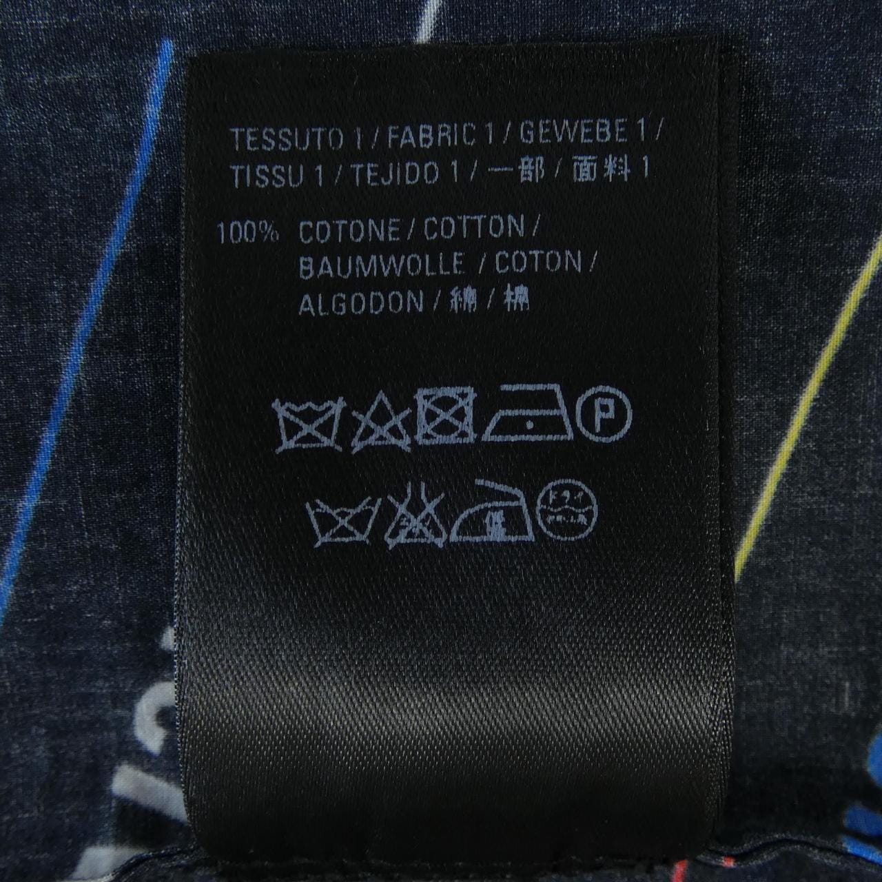 バレンシアガ BALENCIAGA 556869 TDL54 S／Sシャツ