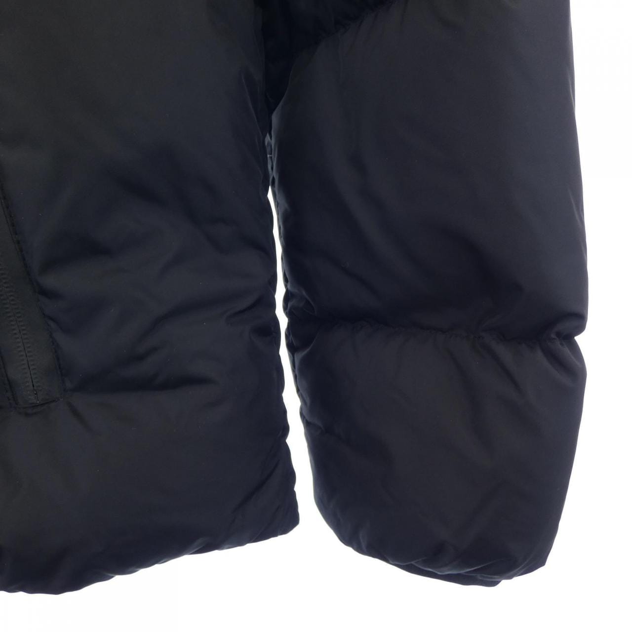 モンクレール MONCLER ダウンジャケット