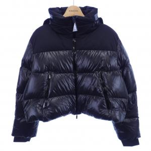 モンクレール MONCLER ダウンジャケット