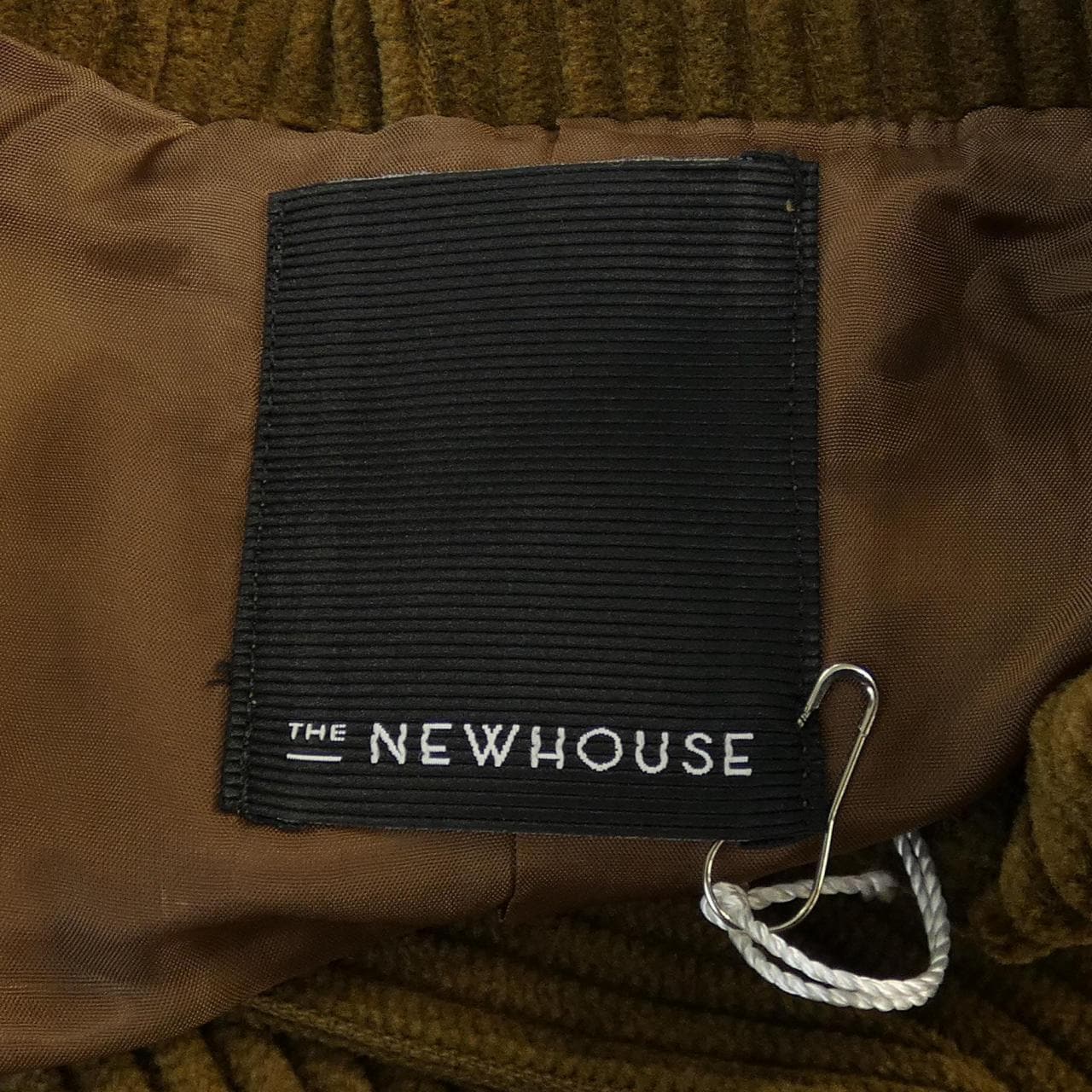 ザニューハウス THE NEWHOUSE ジャケット