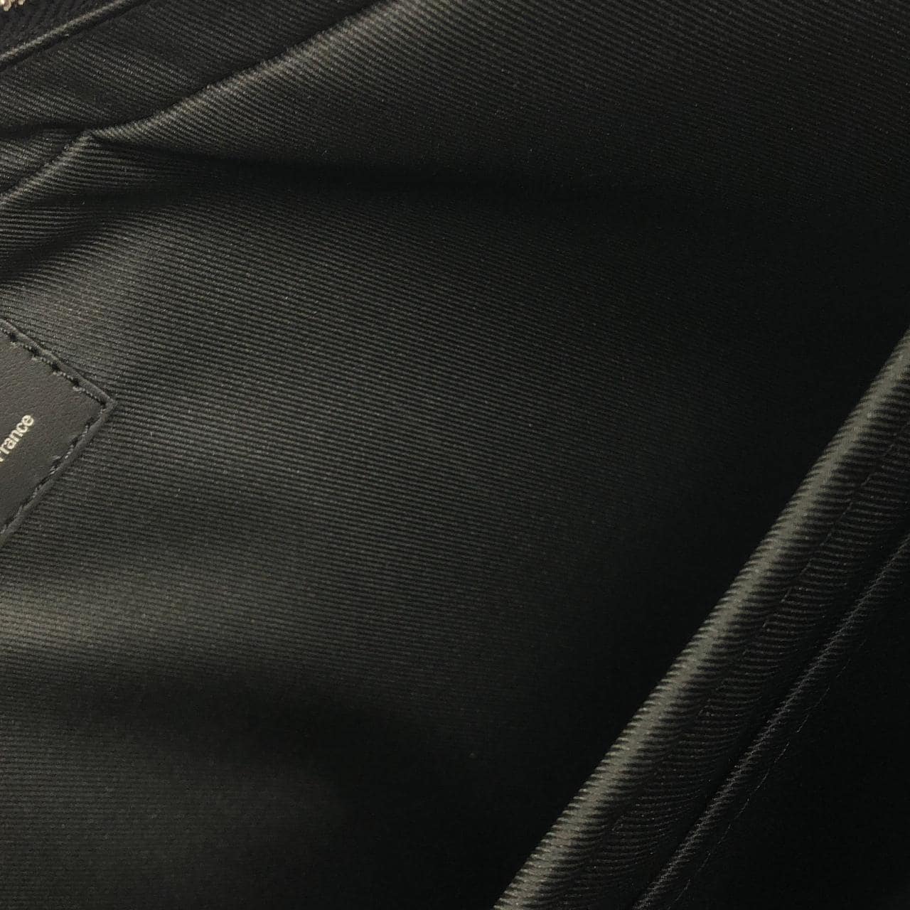 ルイヴィトン モノグラム エクリプス ポルト ドキュマン ヴォワヤージュ M46457 バッグ