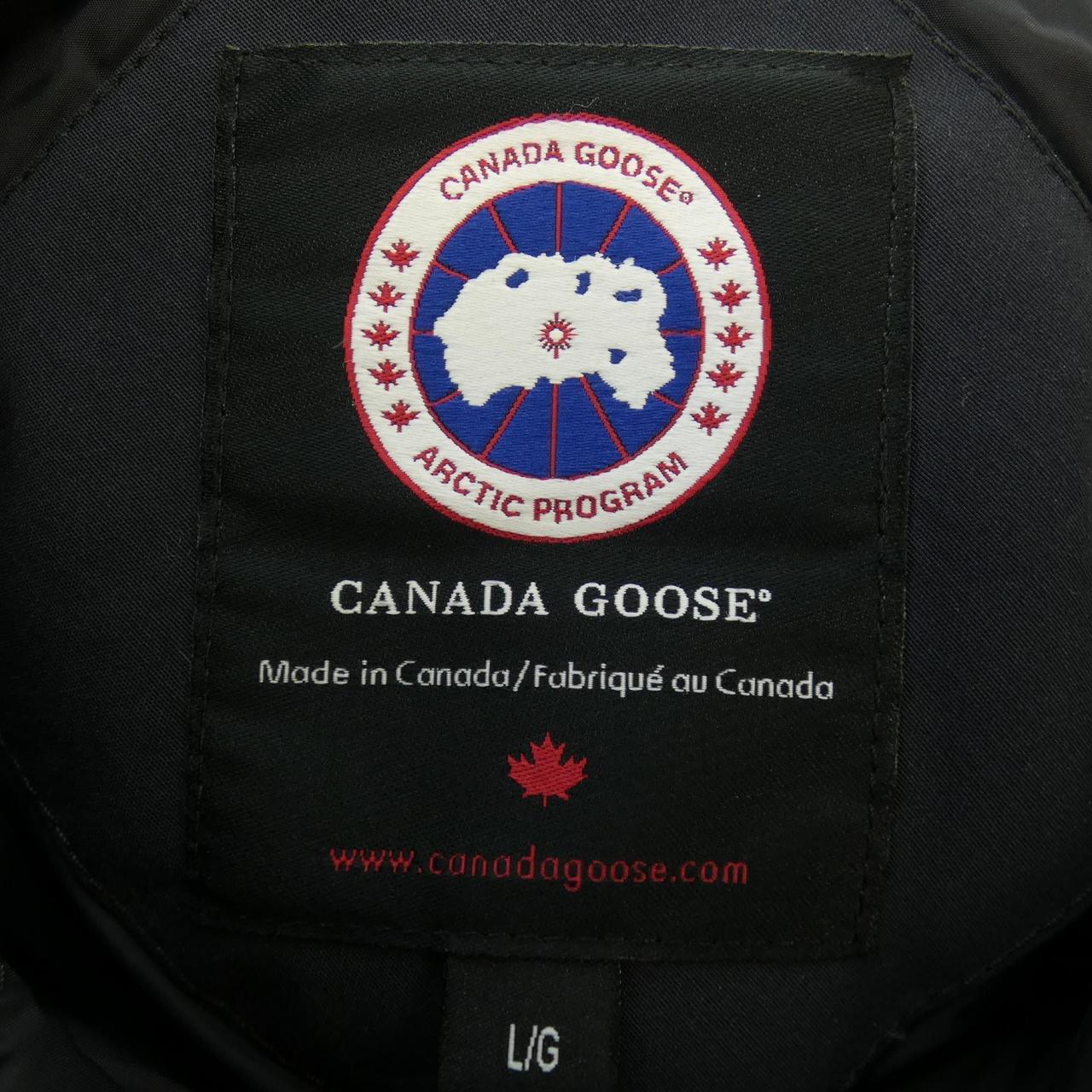 加拿大鹅CANADA GOOSE羽绒服