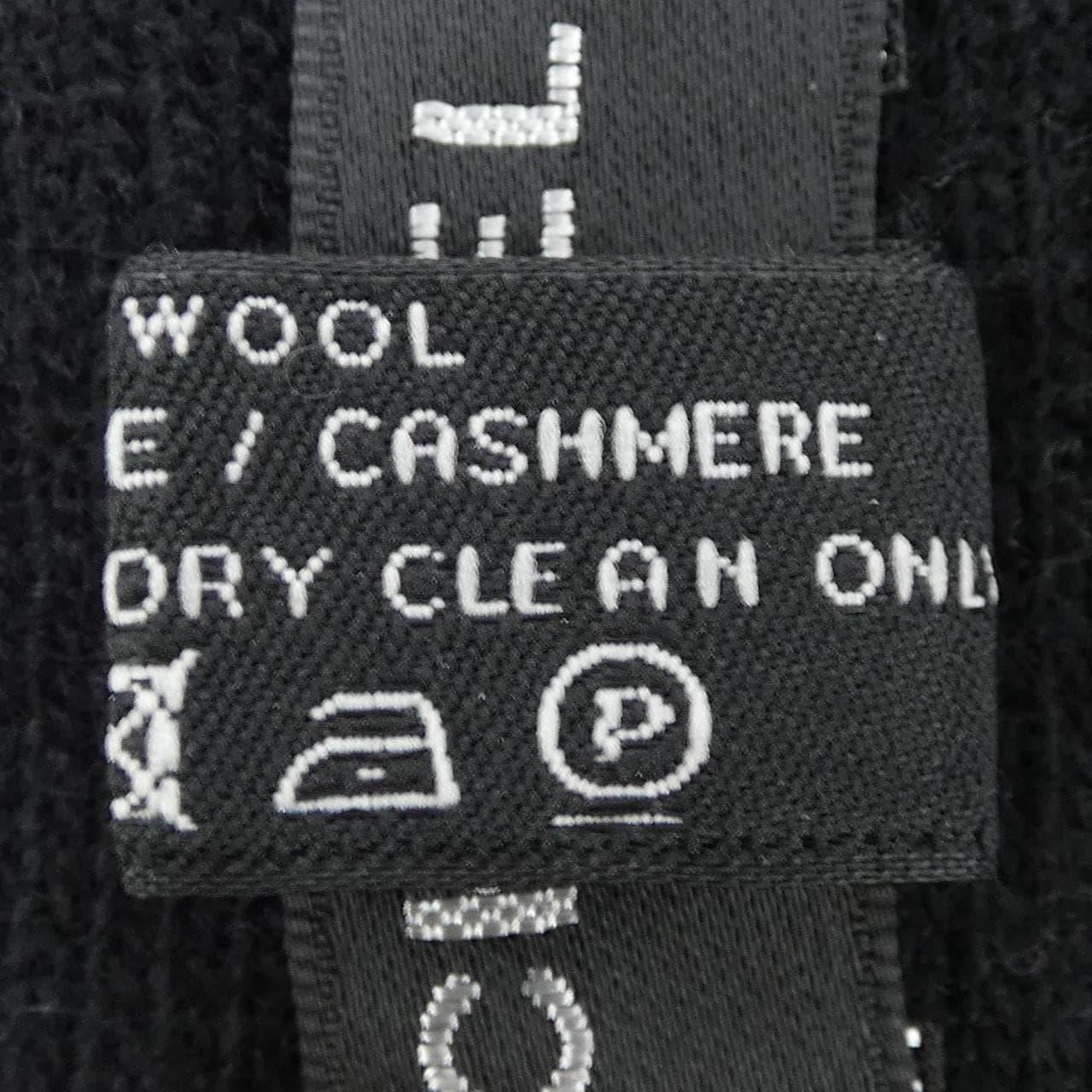 CHANEL MUFFLER
