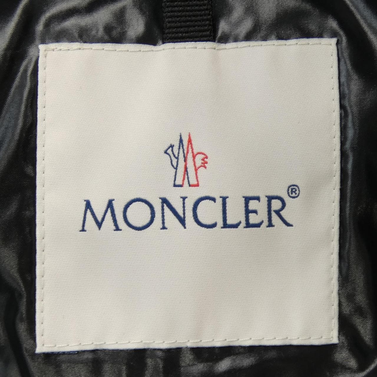 モンクレール MONCLER ダウンジャケット