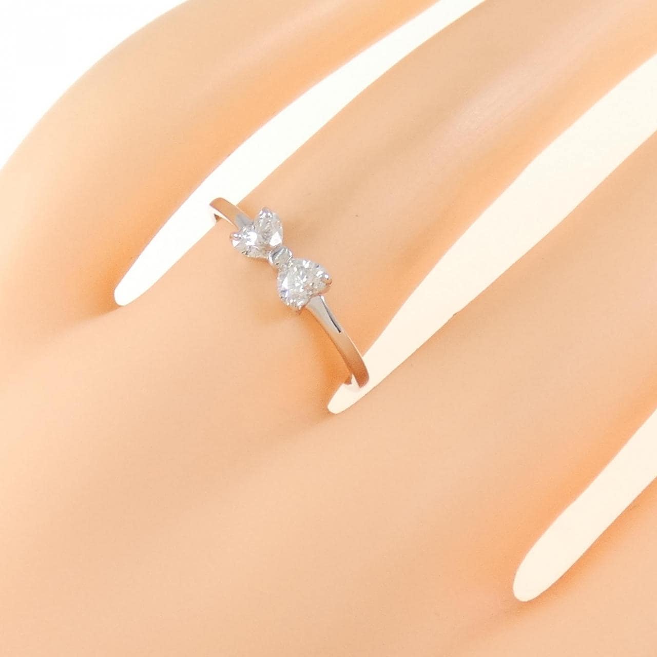 K18WG リボン ダイヤモンド リング 0.36CT