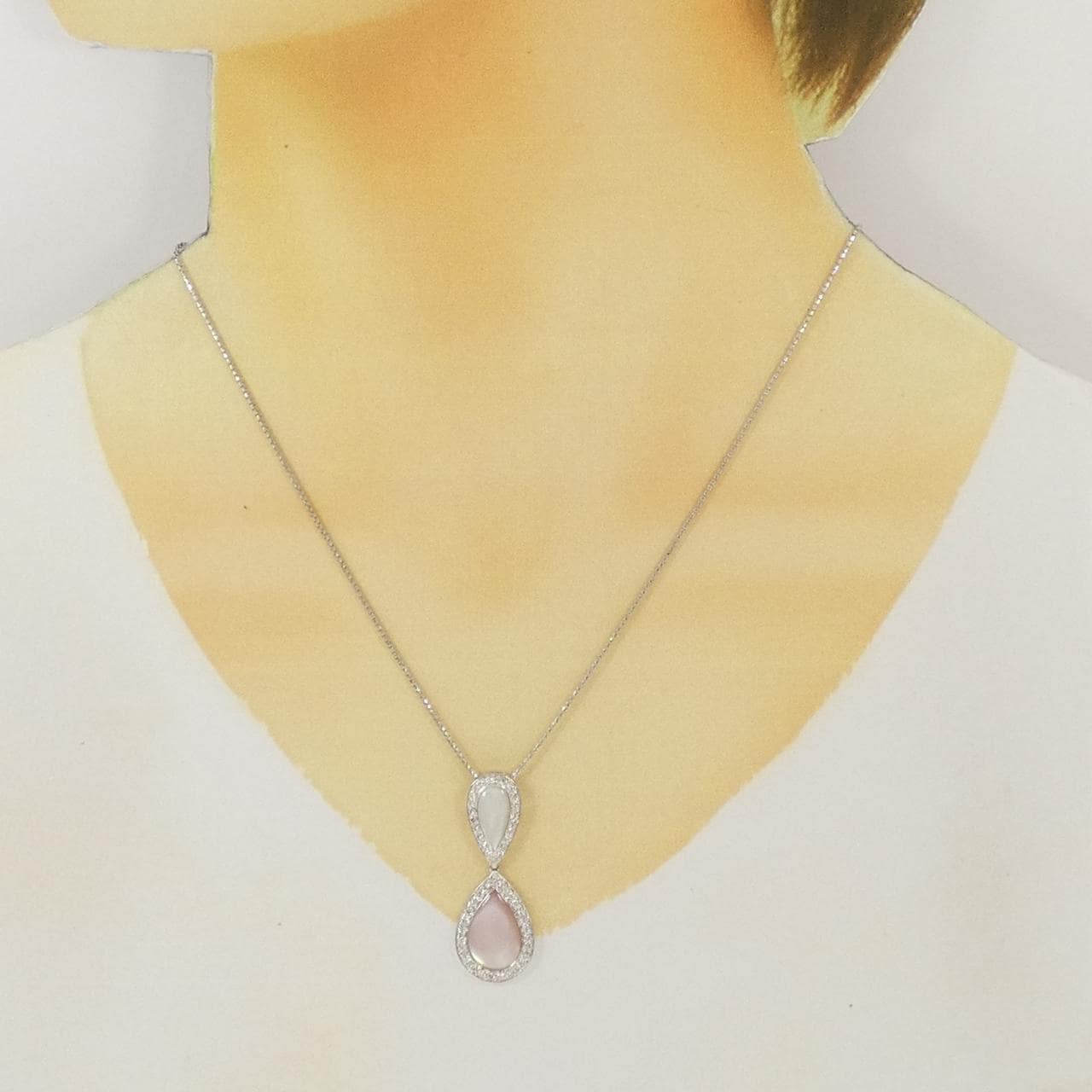 K18WG/750WG マザーオブパール ネックレス