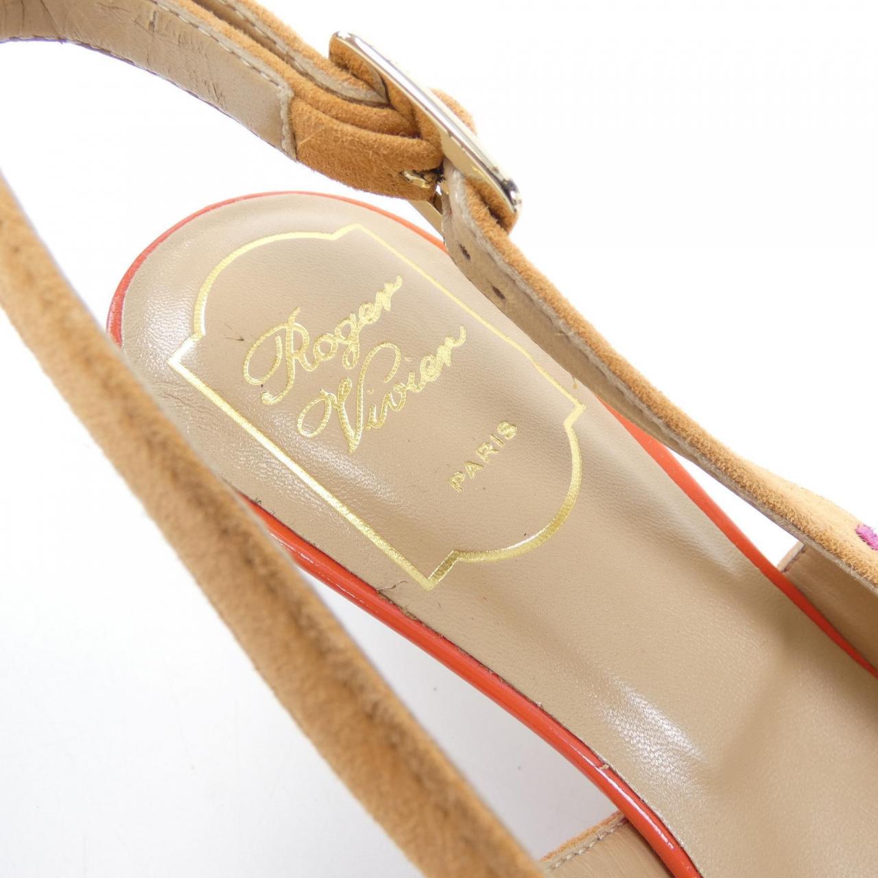 ロジェヴィヴィエ ROGER VIVIER パンプス