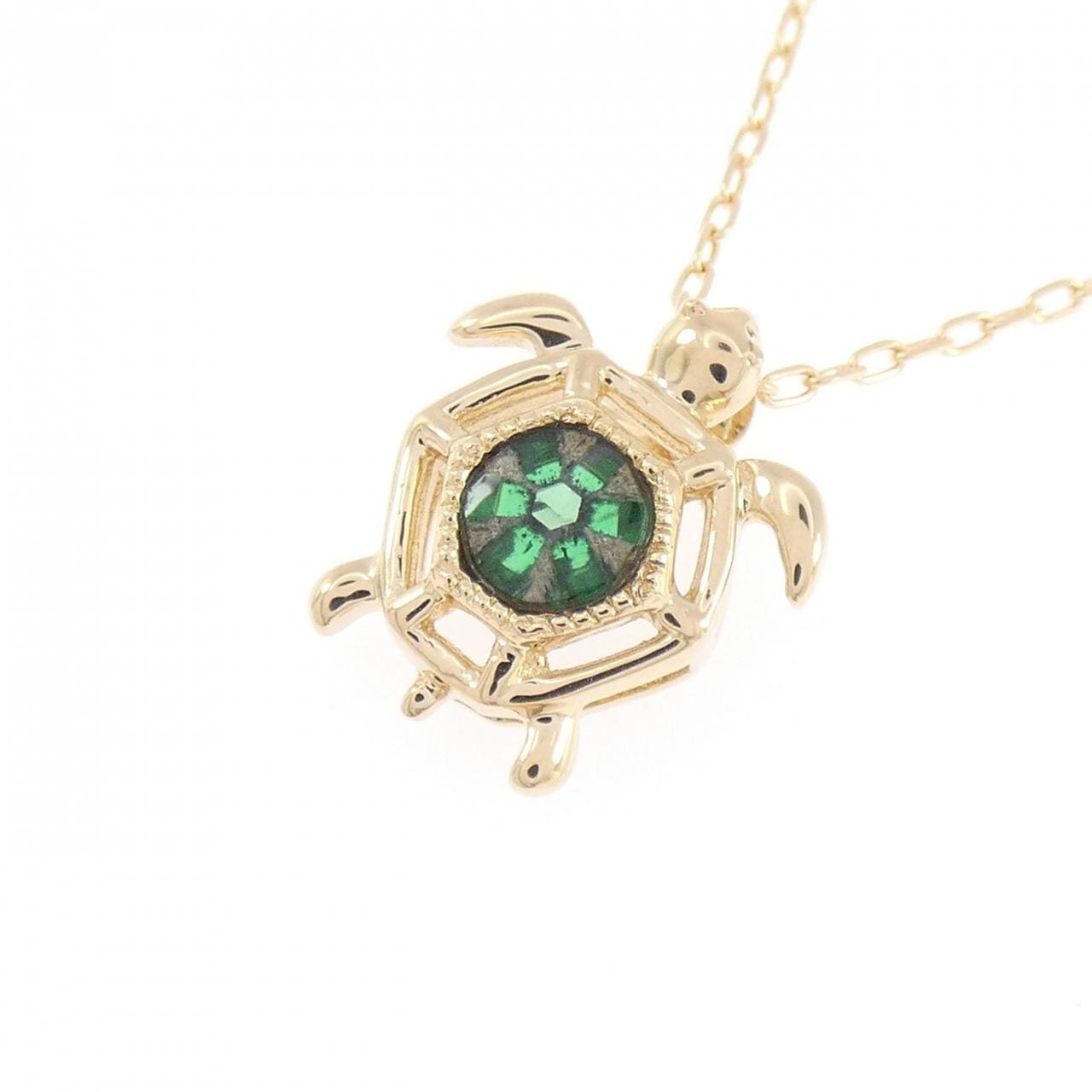 K18YG タートル トラピッチェエメラルド ネックレス 0.20CT