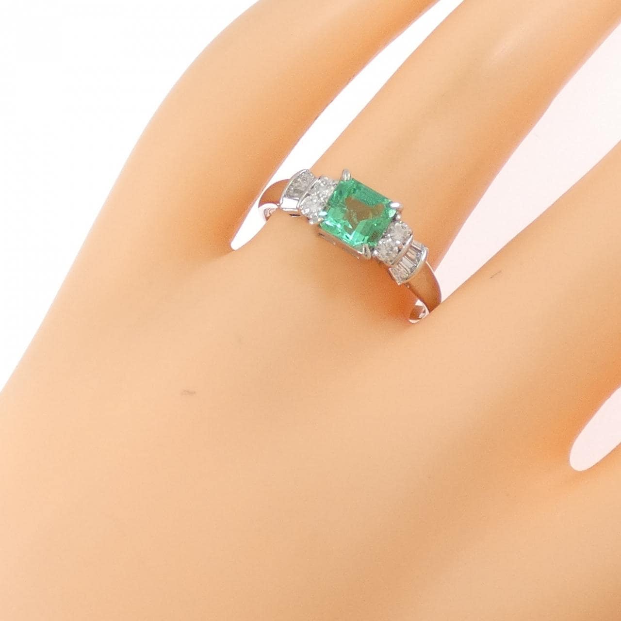 PT900 エメラルド リング 0.79CT