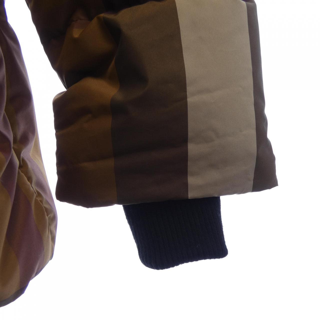 バーバリー BURBERRY 8046381 ダウンジャケット