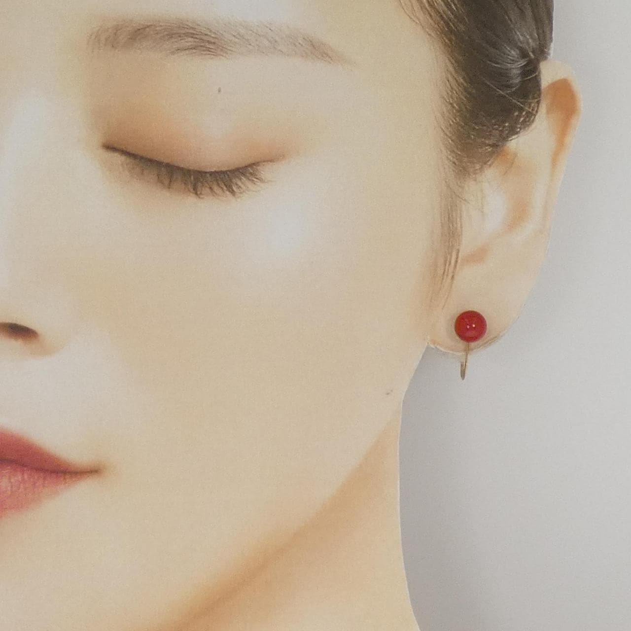 K18YG サンゴ イヤリング 6.7mm