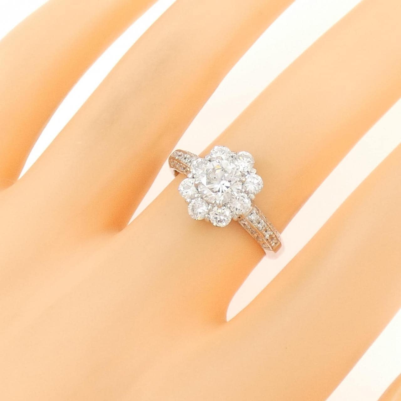 PT900 ダイヤモンド リング 0.721CT E SI2 VG