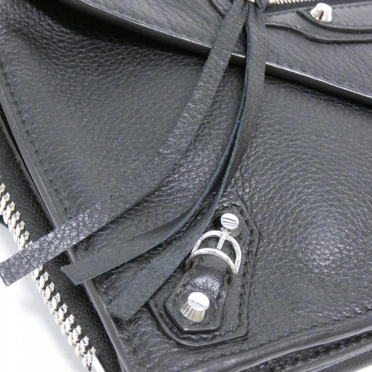 バレンシアガ PAPIER TRIPLE XS ZIP AROUND 398815 DLQ0N ショルダーバッグ