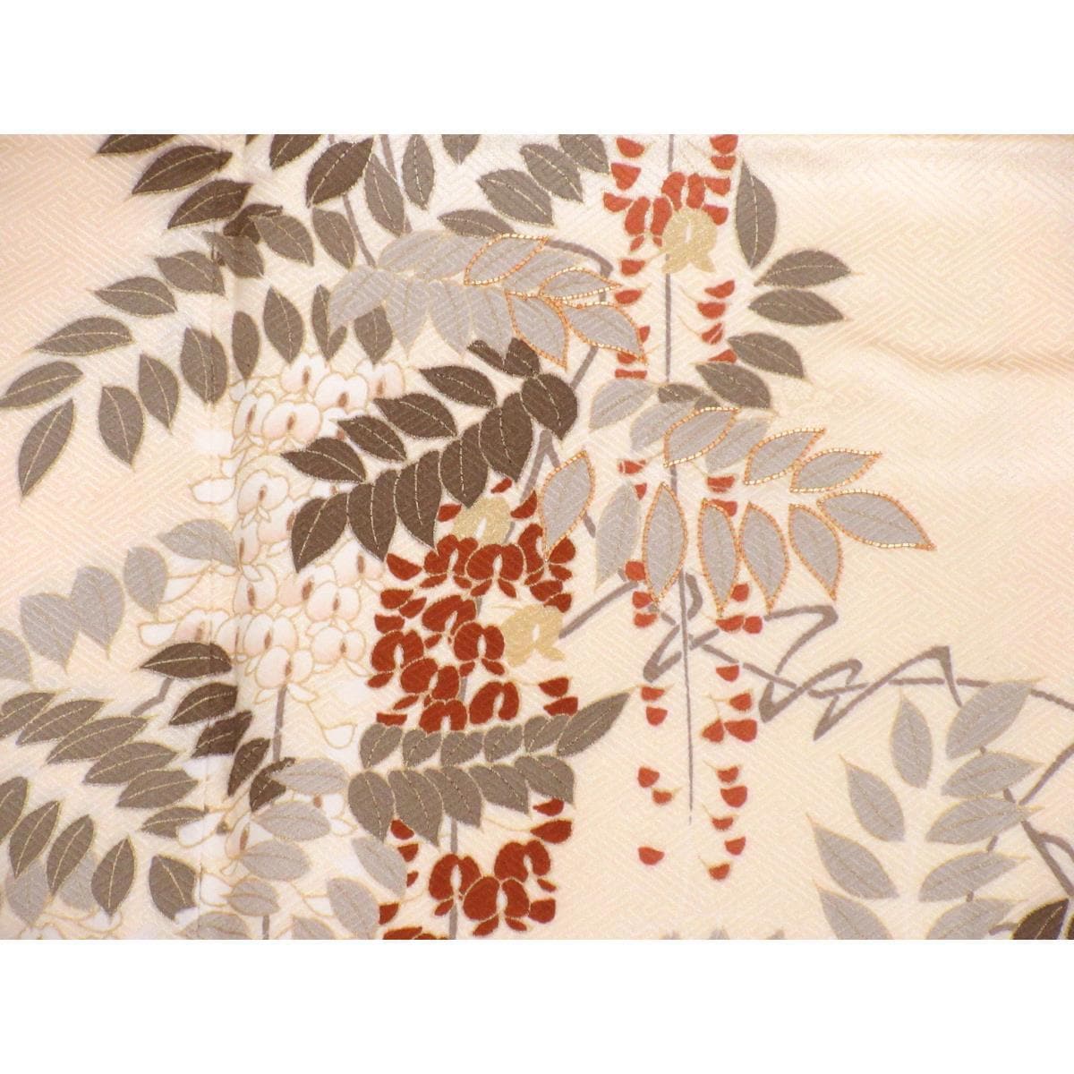 訪問着　友禅金彩加工　刺繍入り